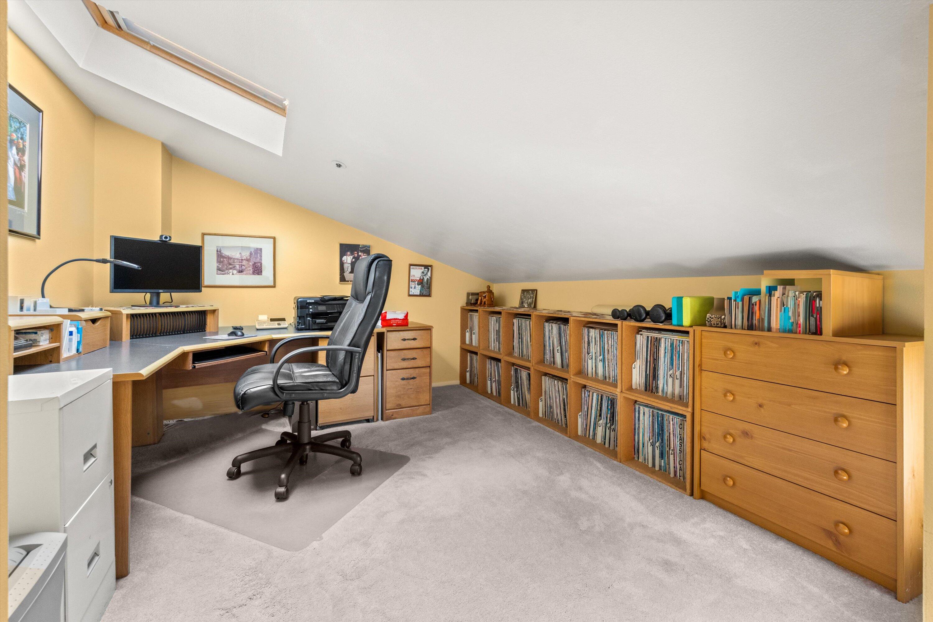 Carpinteria, California 93013, United States, 3 Bedrooms Bedrooms, ,3 BathroomsBathrooms,Residential,Pending,189460