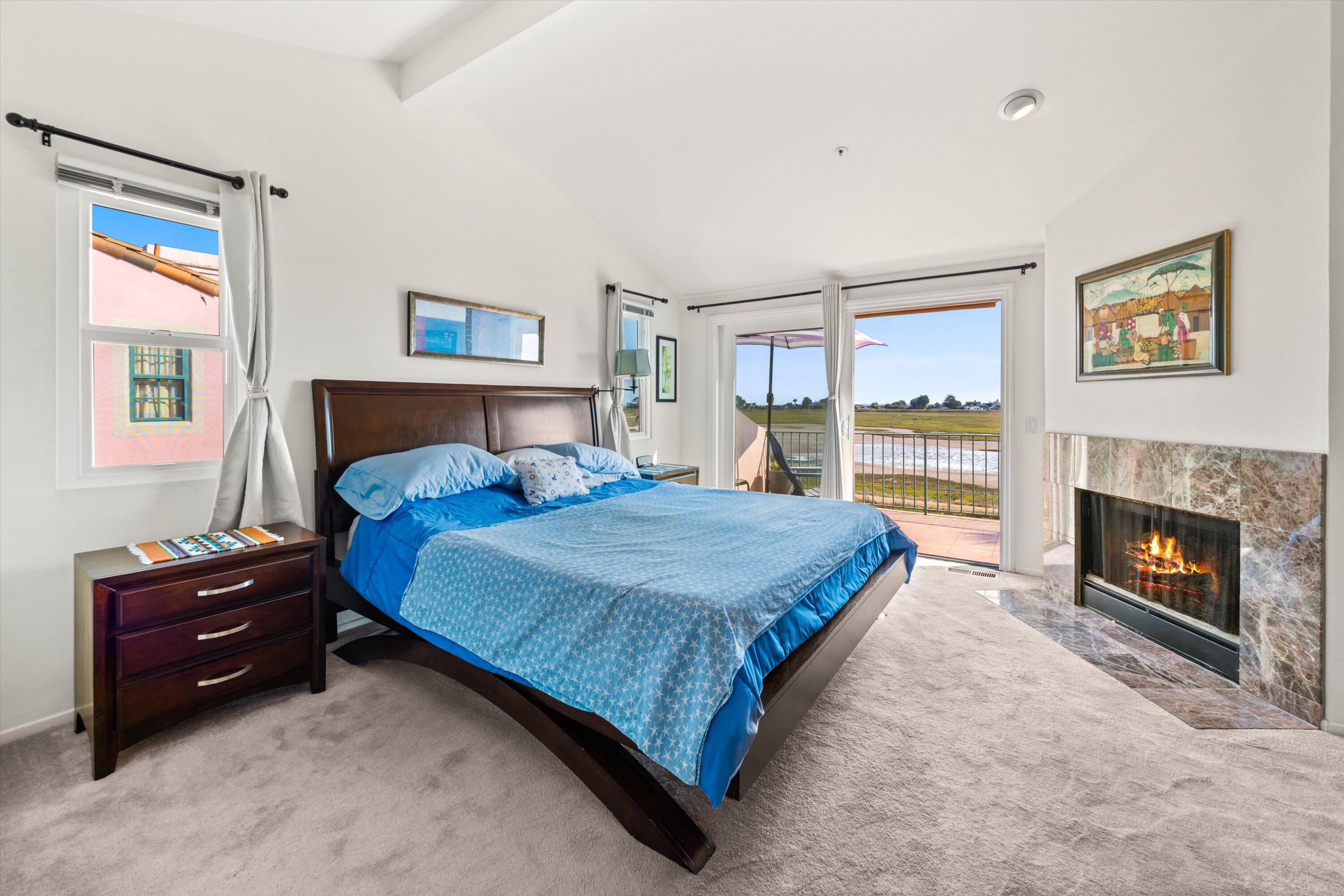 Carpinteria, California 93013, United States, 3 Bedrooms Bedrooms, ,3 BathroomsBathrooms,Residential,Pending,189460