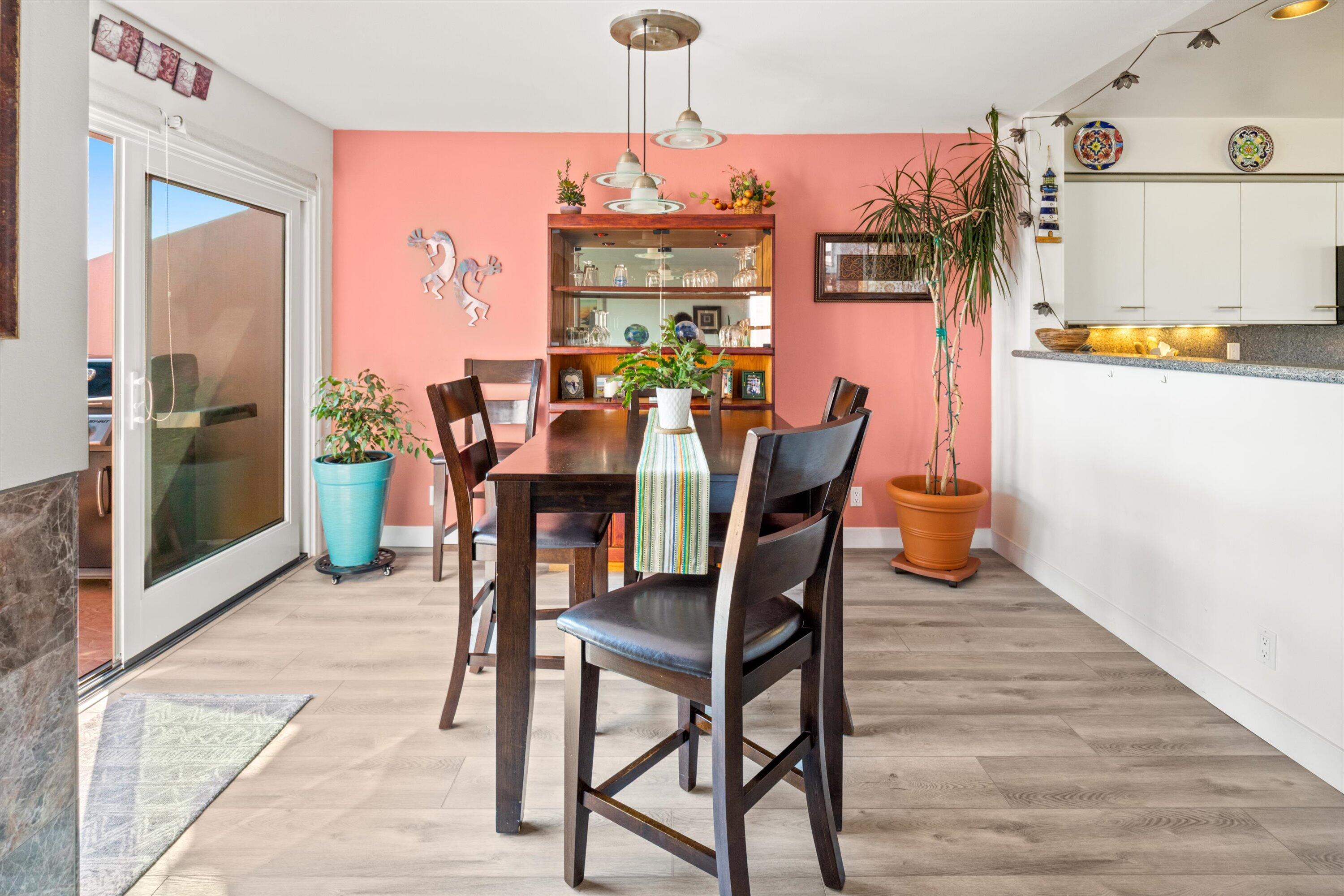 Carpinteria, California 93013, United States, 3 Bedrooms Bedrooms, ,3 BathroomsBathrooms,Residential,Pending,189460