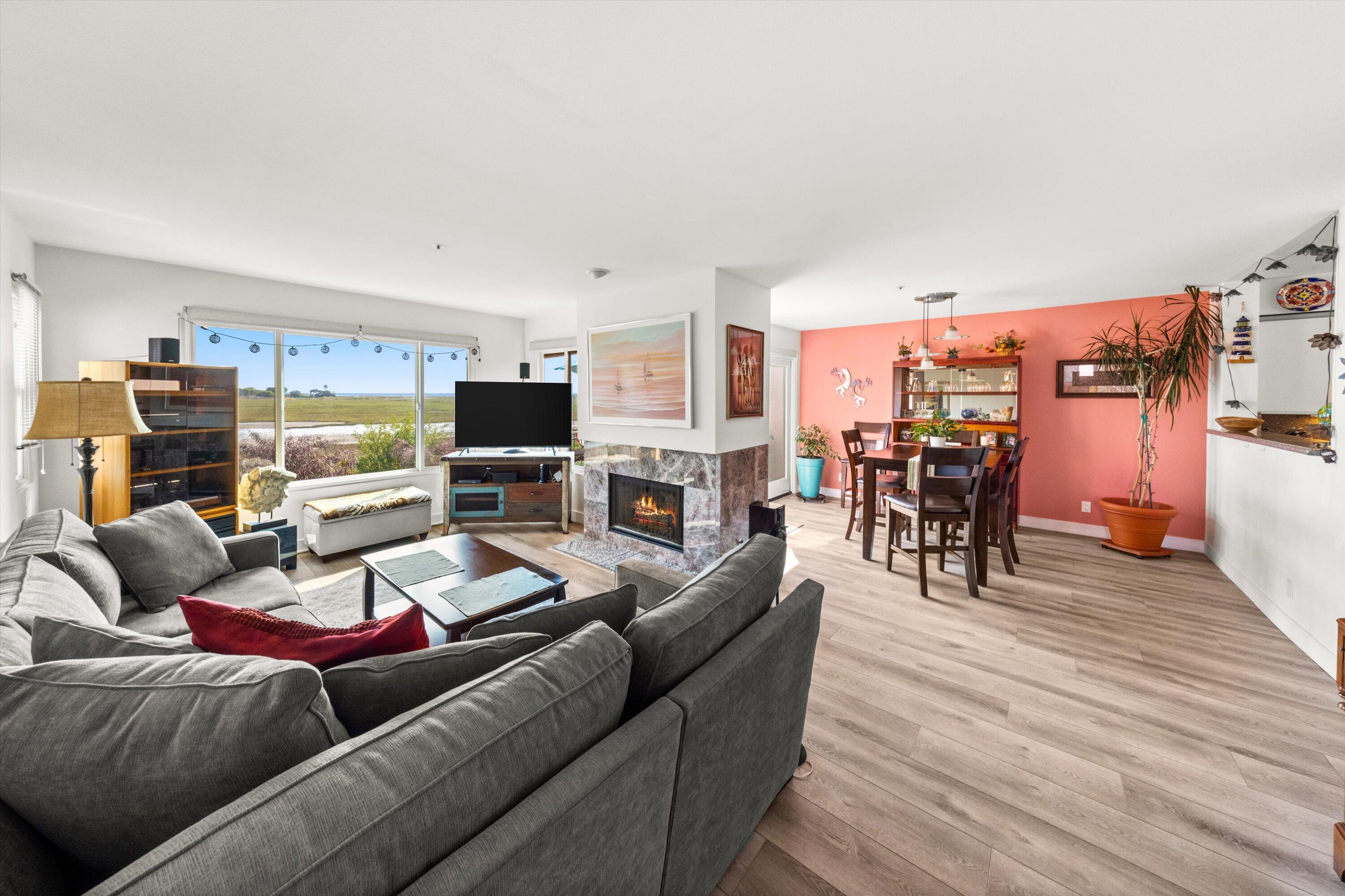 Carpinteria, California 93013, United States, 3 Bedrooms Bedrooms, ,3 BathroomsBathrooms,Residential,Pending,189460