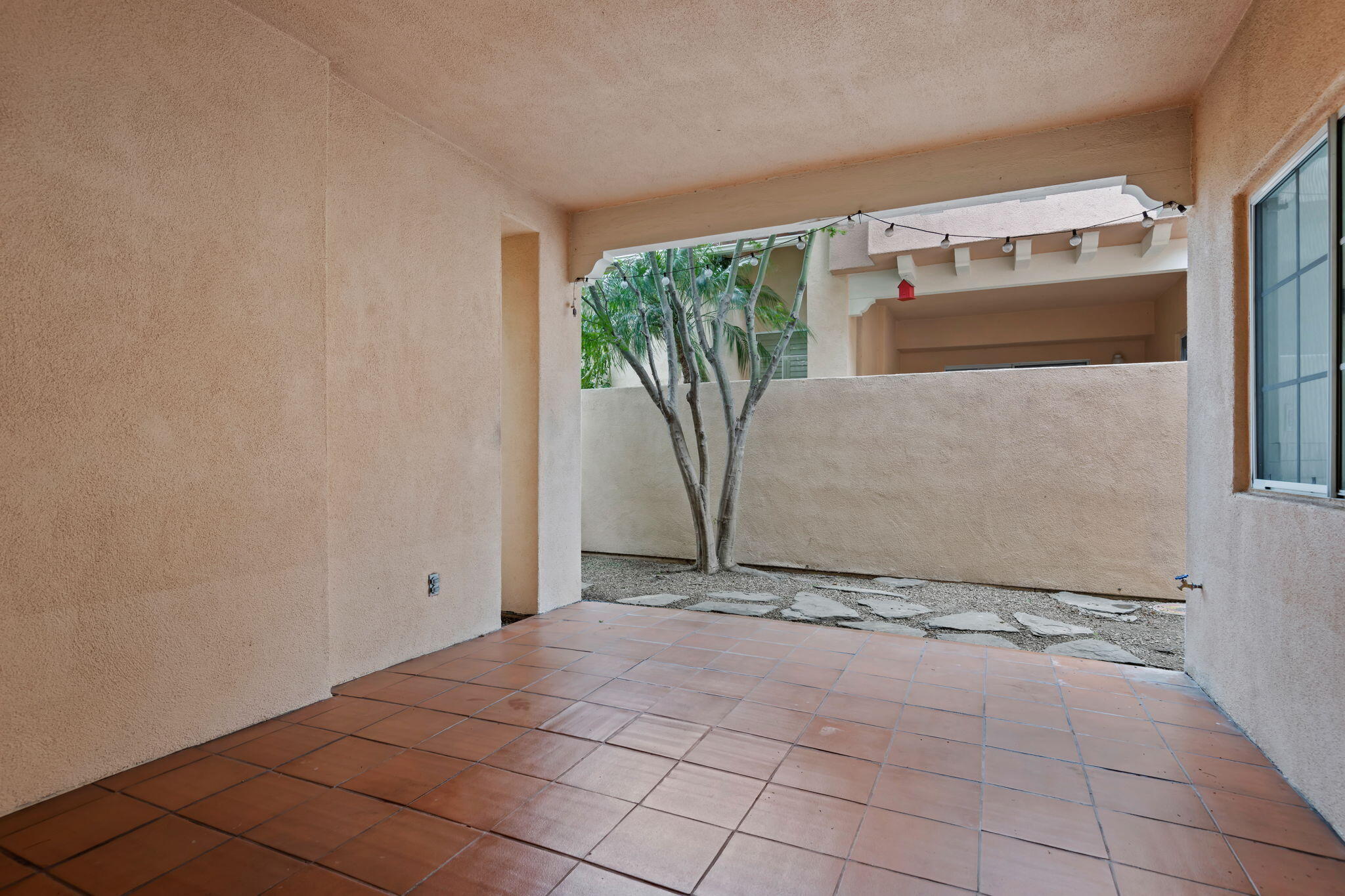 Goleta, California 93117, United States, 3 Bedrooms Bedrooms, ,3 BathroomsBathrooms,Residential,Active,192957