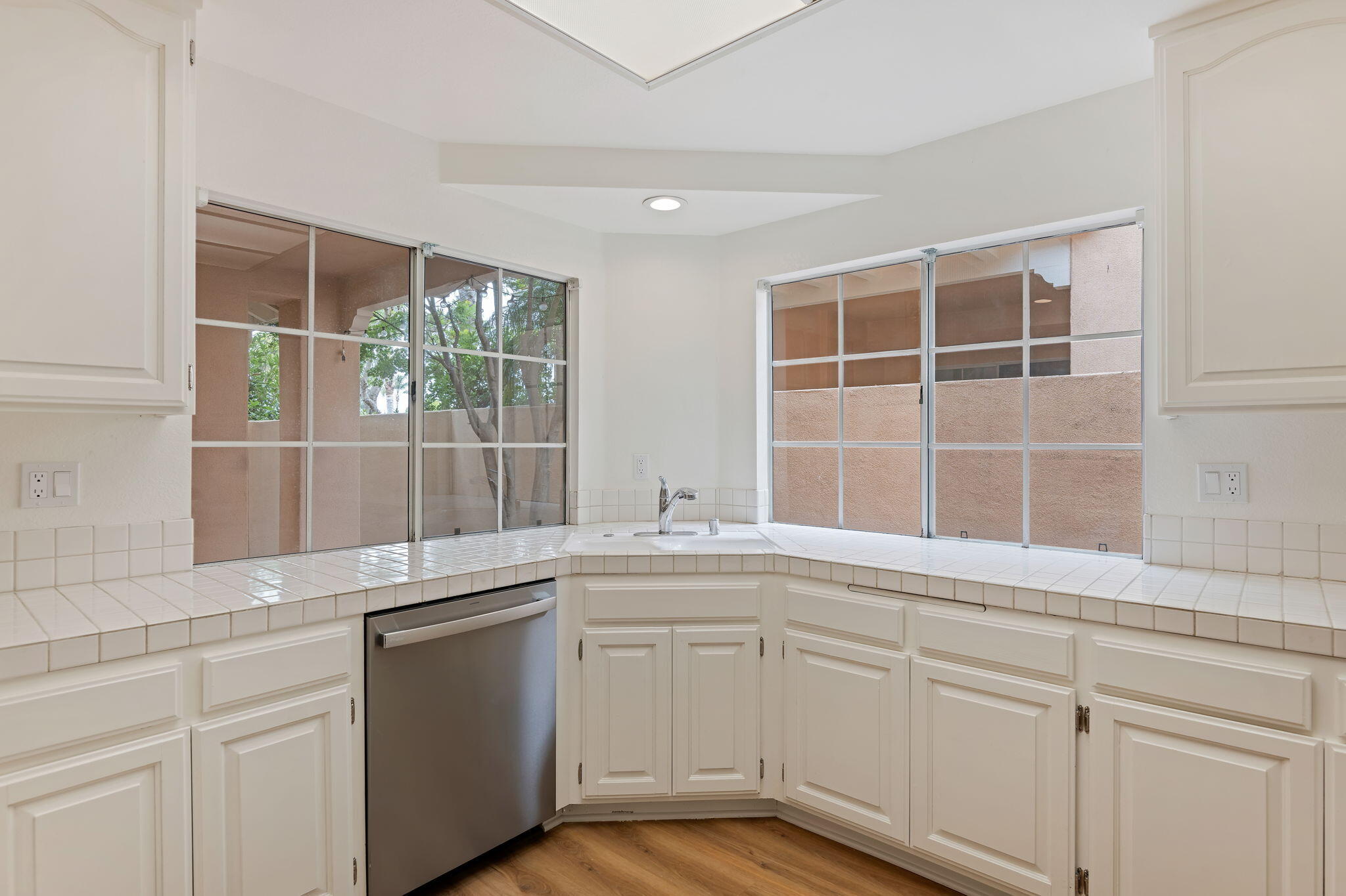 Goleta, California 93117, United States, 3 Bedrooms Bedrooms, ,3 BathroomsBathrooms,Residential,Active,192957