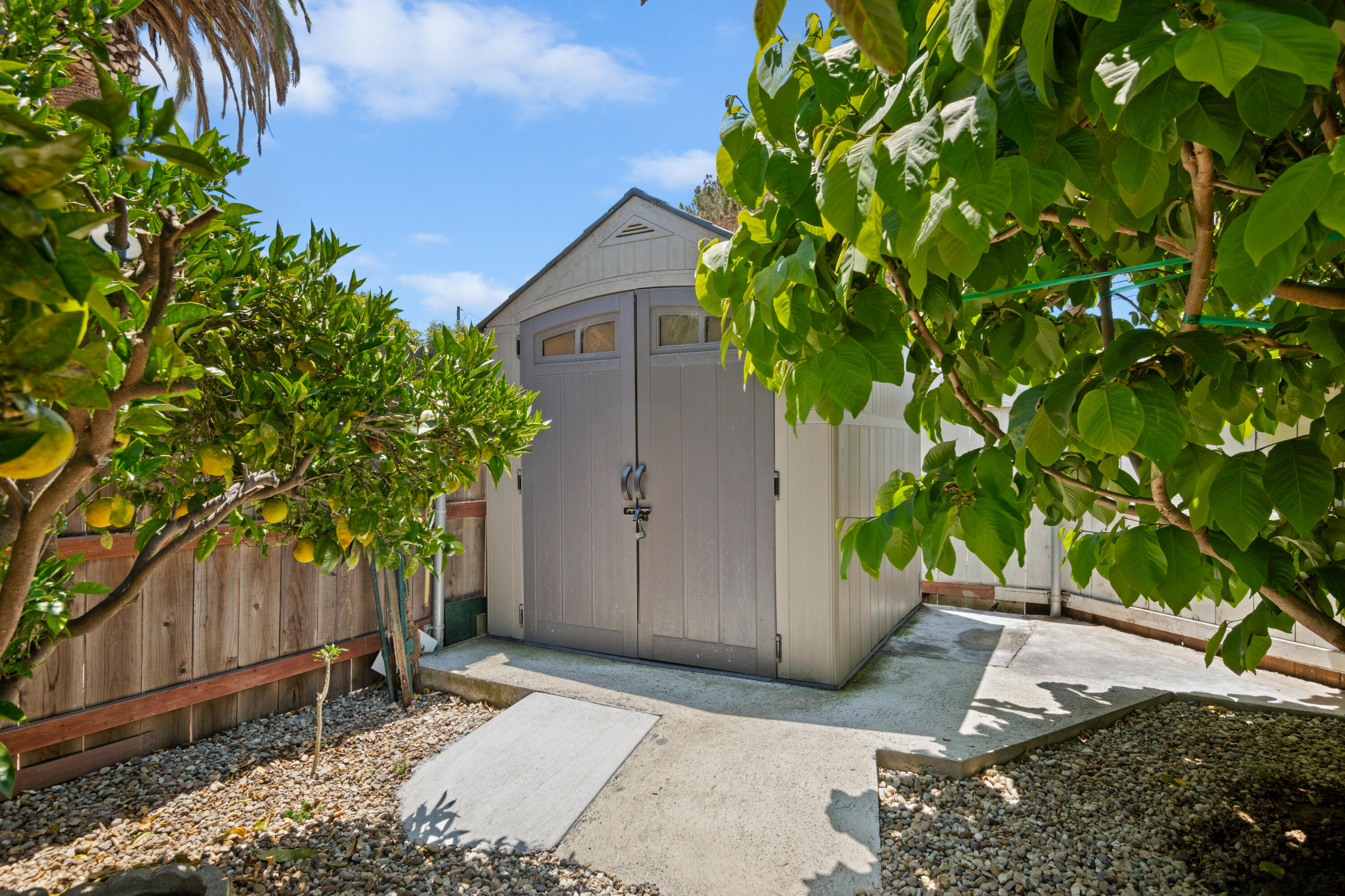 Carpinteria, California 93013, United States, 3 Bedrooms Bedrooms, ,2 BathroomsBathrooms,Residential,Active,173875