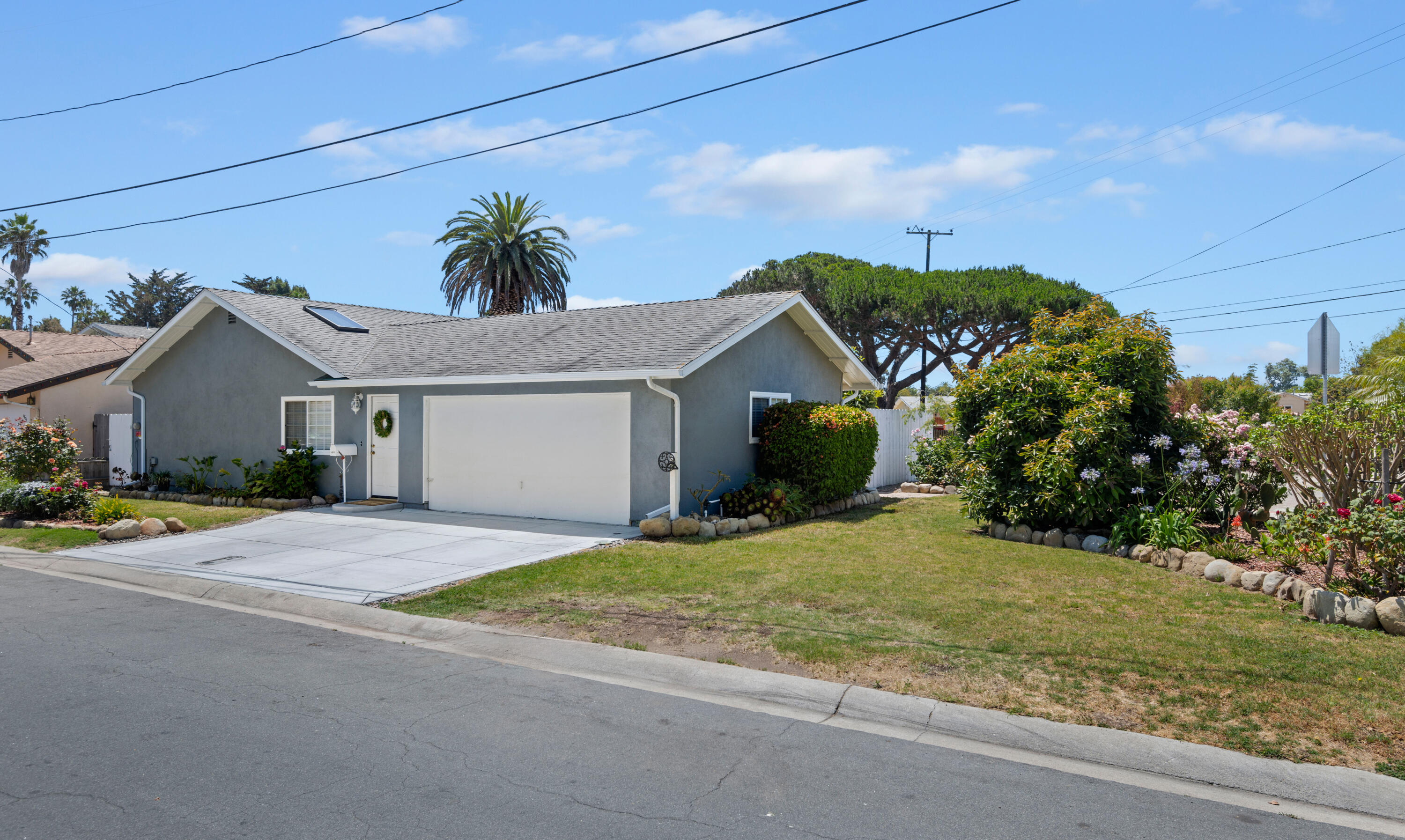 Carpinteria, California 93013, United States, 3 Bedrooms Bedrooms, ,2 BathroomsBathrooms,Residential,Active,173875