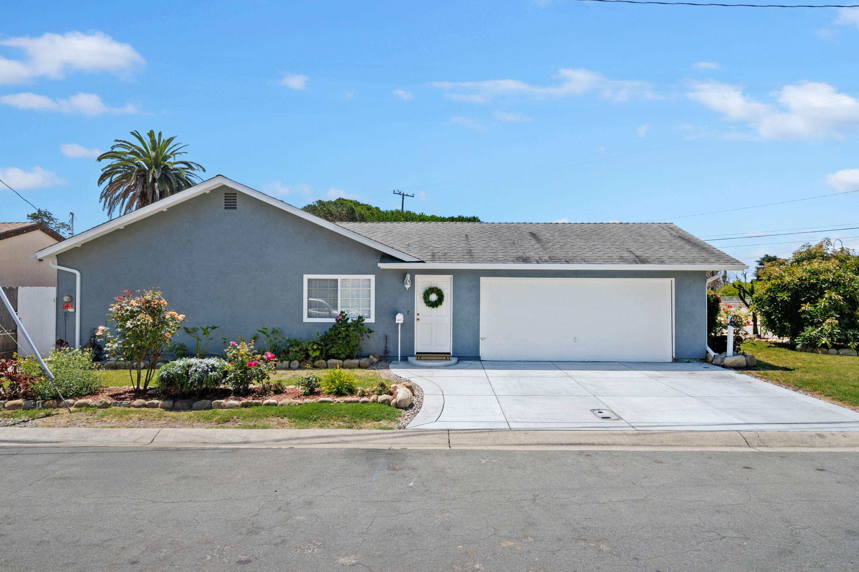 Carpinteria, California 93013, United States, 3 Bedrooms Bedrooms, ,2 BathroomsBathrooms,Residential,Active,173875
