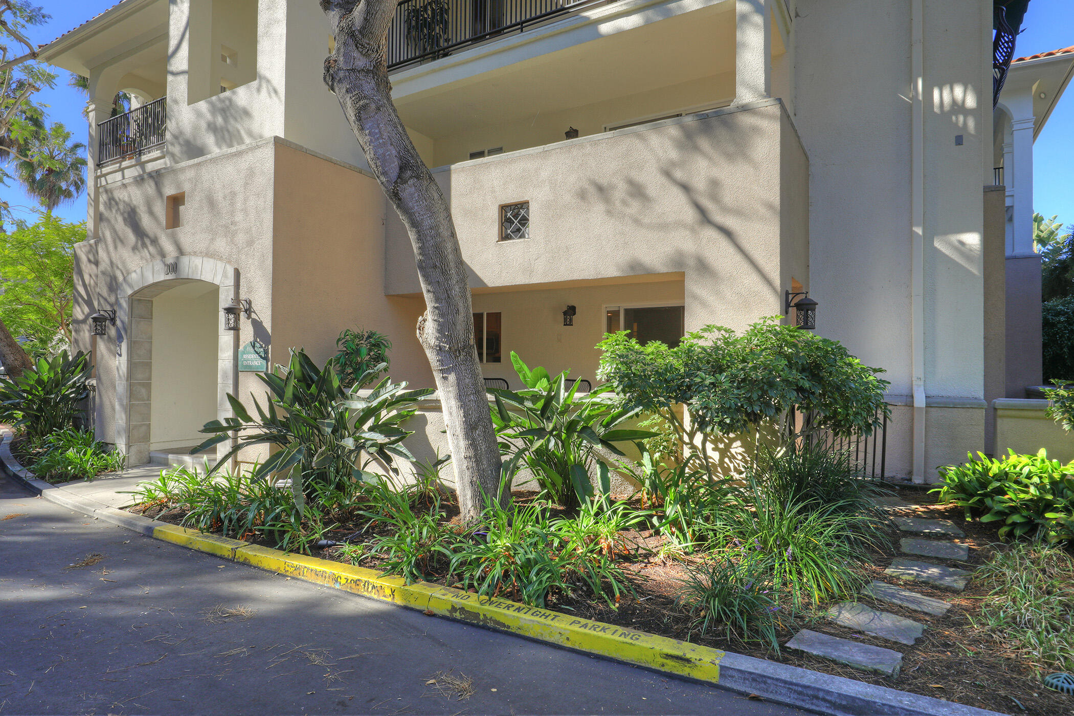 208 Por La Mar Circle