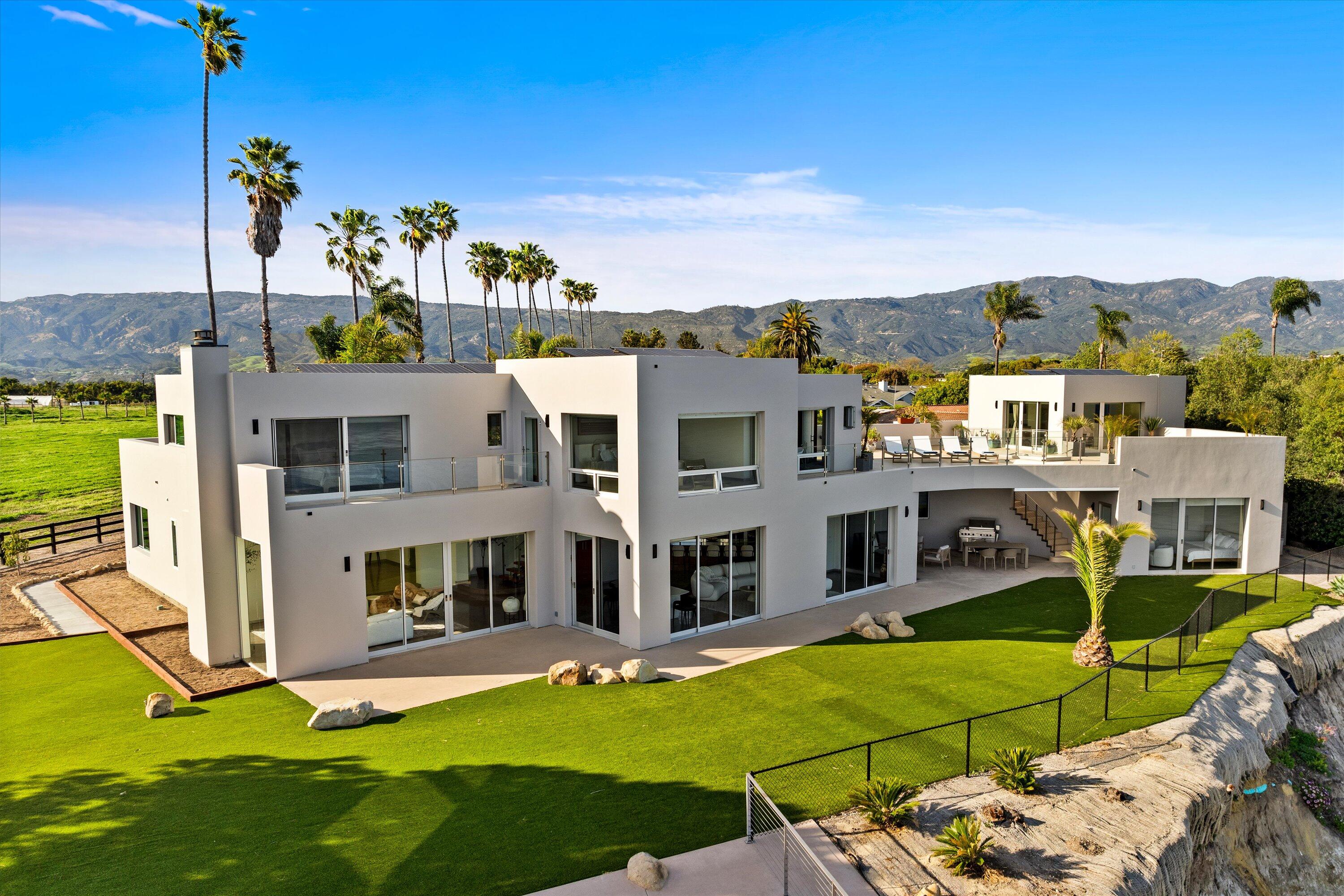 Santa Barbara, California 93111, United States, 5 Bedrooms Bedrooms, ,6 BathroomsBathrooms,Residential,Active,112148