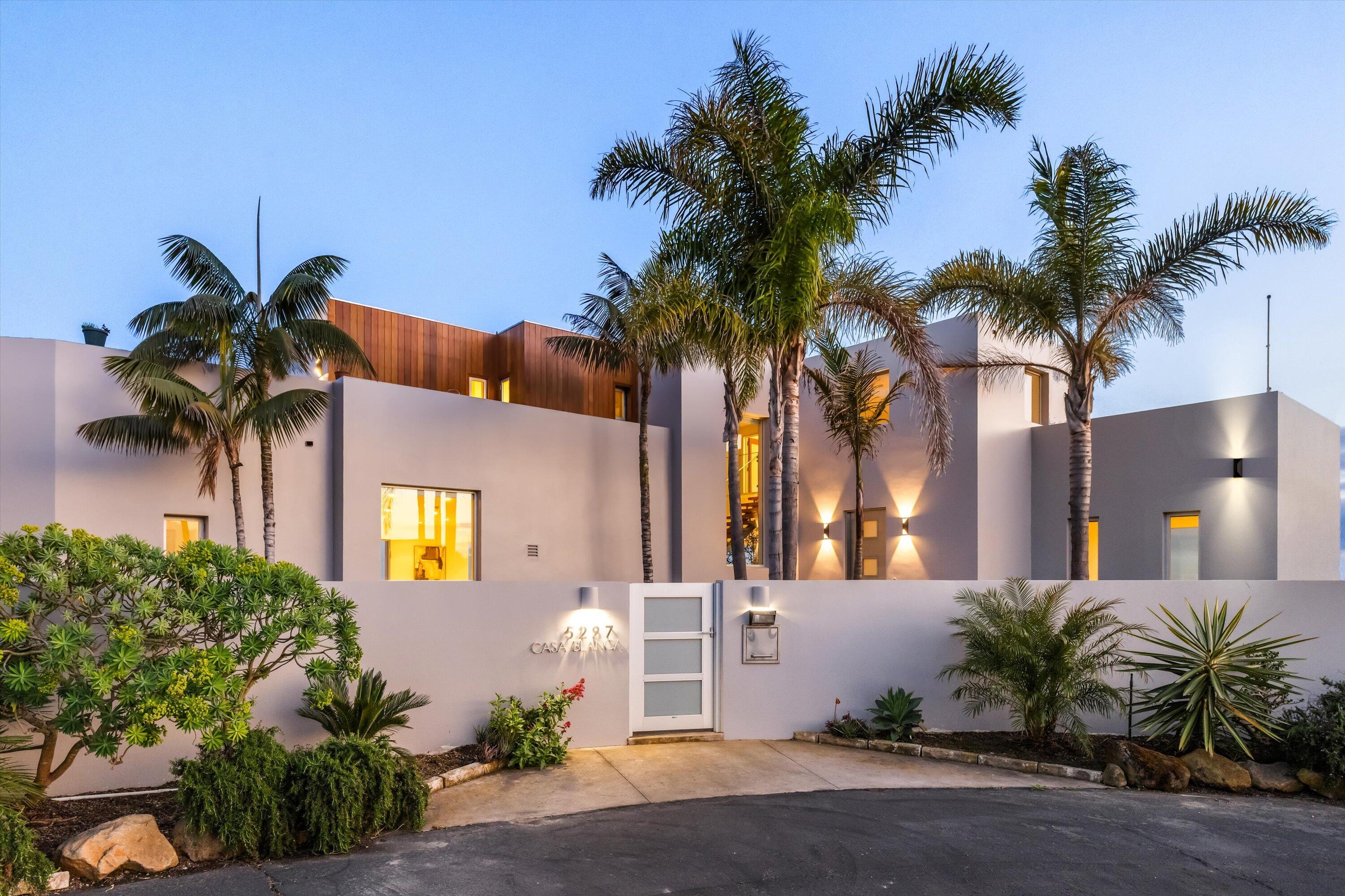 Santa Barbara, California 93111, United States, 5 Bedrooms Bedrooms, ,6 BathroomsBathrooms,Residential,Active,112148