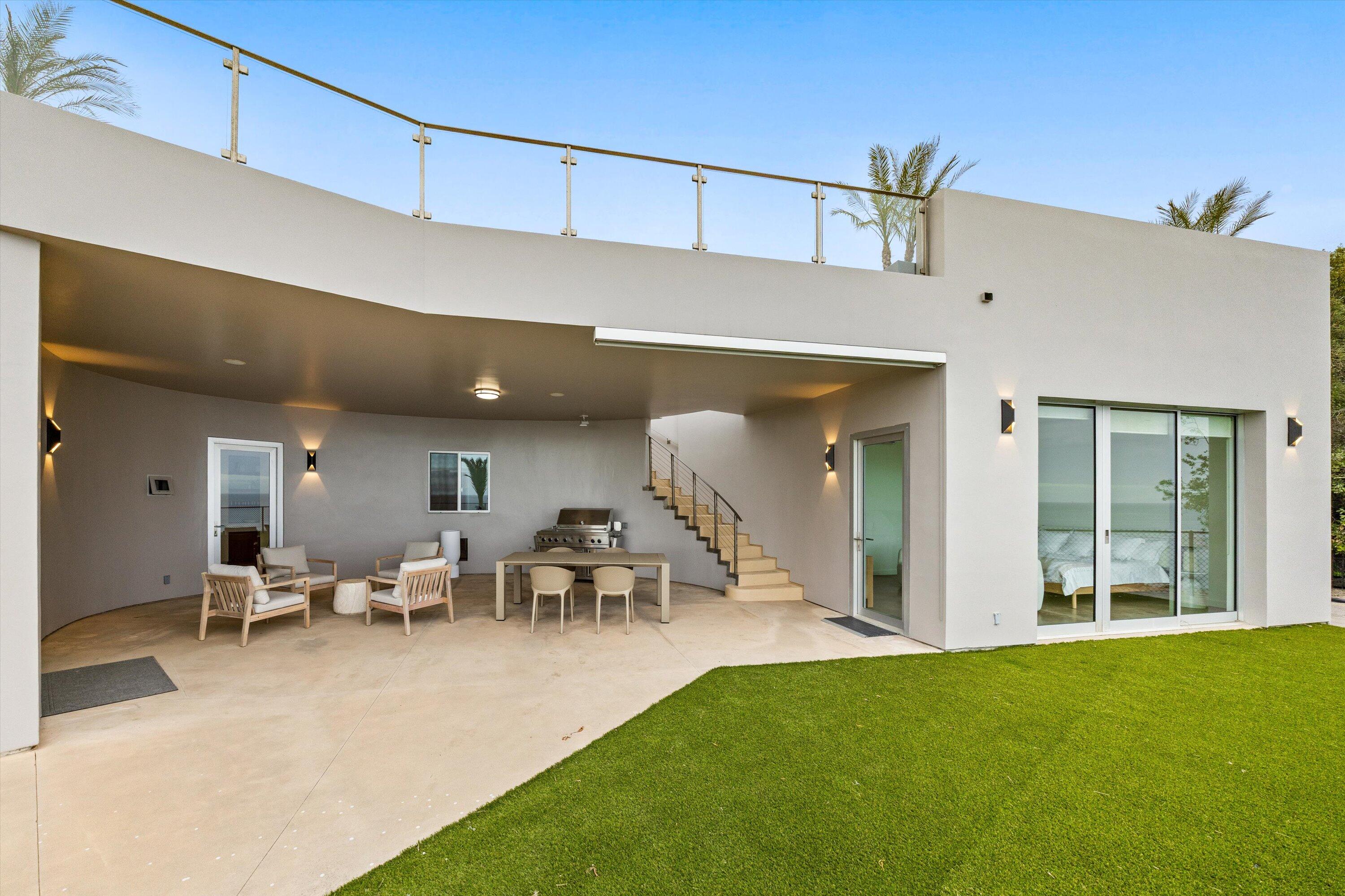 Santa Barbara, California 93111, United States, 5 Bedrooms Bedrooms, ,6 BathroomsBathrooms,Residential,Active,112148