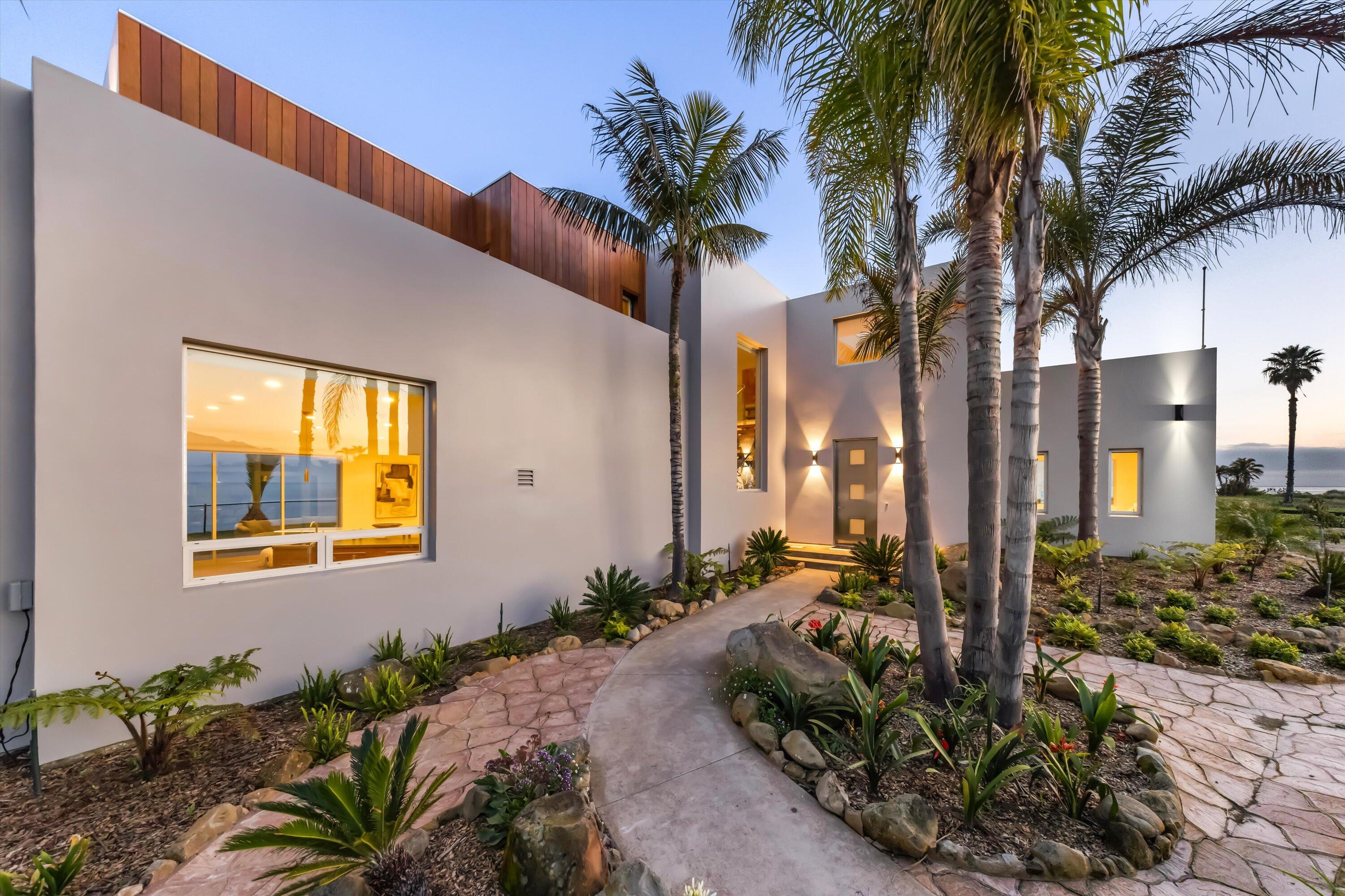 Santa Barbara, California 93111, United States, 5 Bedrooms Bedrooms, ,6 BathroomsBathrooms,Residential,Active,112148