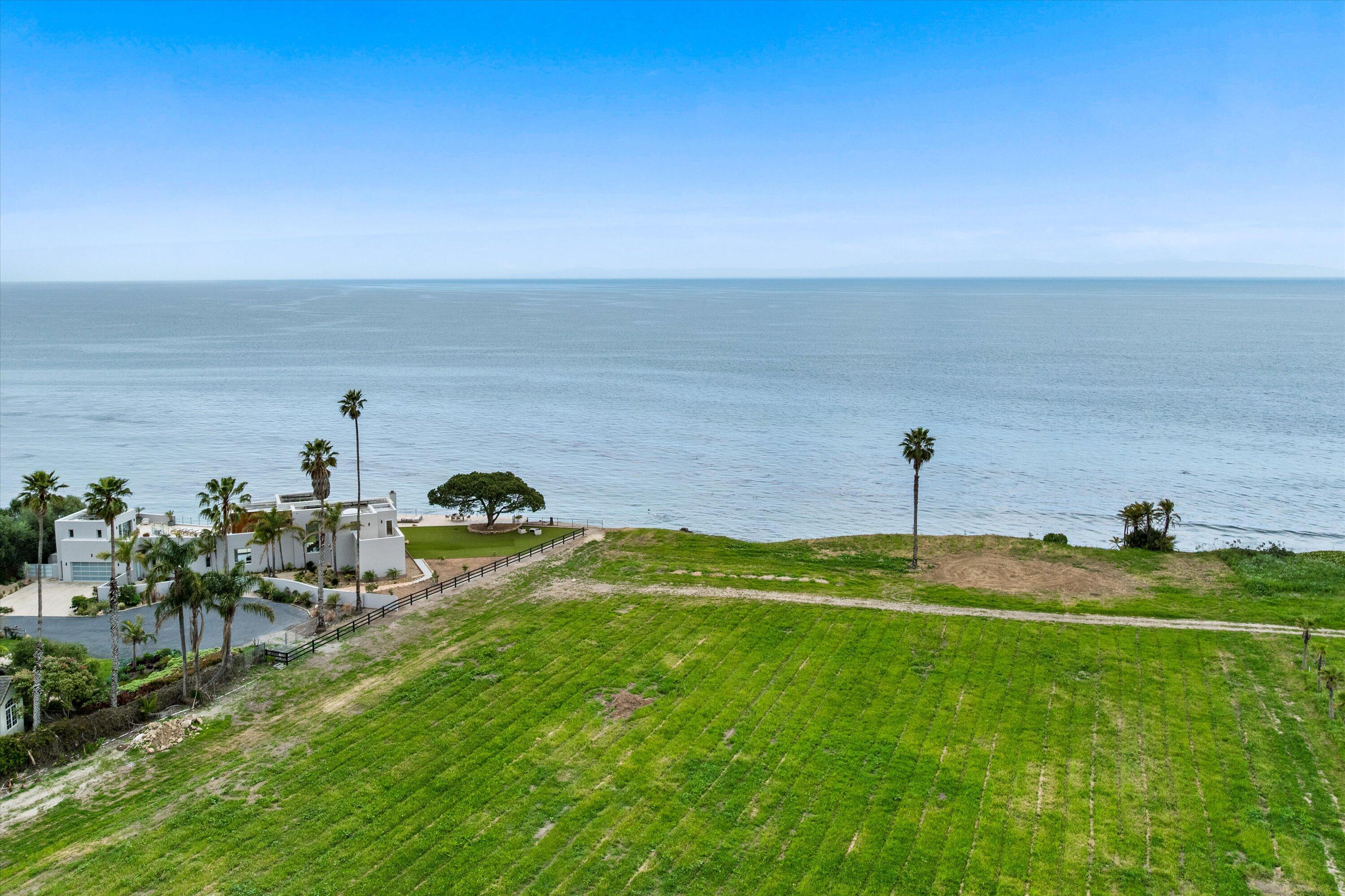 Santa Barbara, California 93111, United States, 5 Bedrooms Bedrooms, ,6 BathroomsBathrooms,Residential,Active,112148