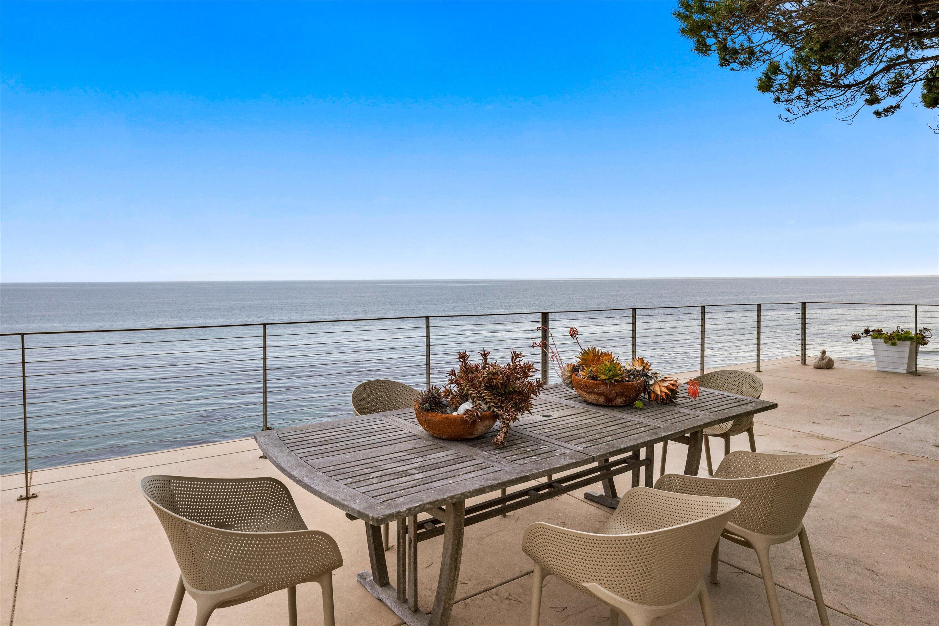 Santa Barbara, California 93111, United States, 5 Bedrooms Bedrooms, ,6 BathroomsBathrooms,Residential,Active,112148