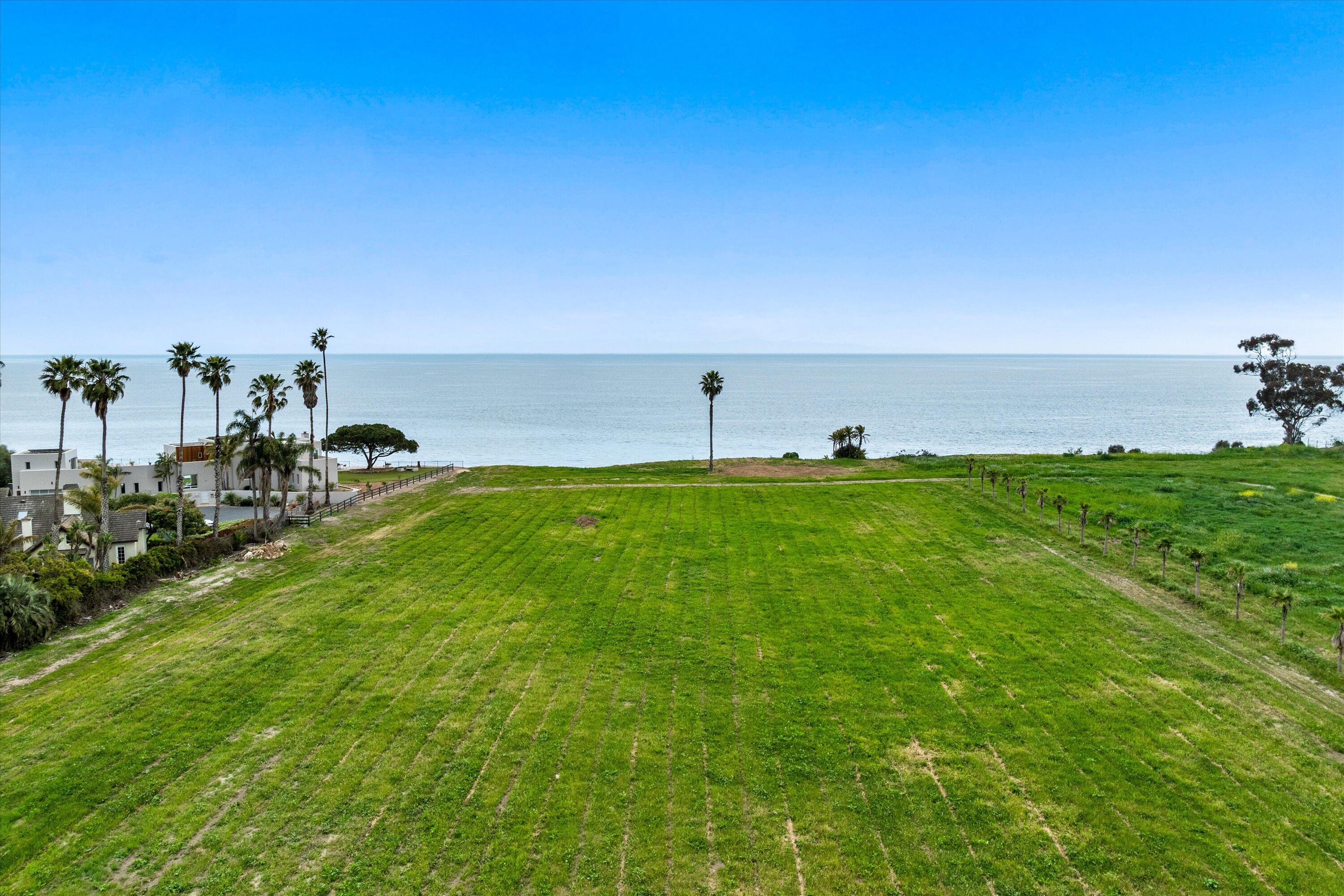 Santa Barbara, California 93111, United States, 5 Bedrooms Bedrooms, ,6 BathroomsBathrooms,Residential,Active,112148