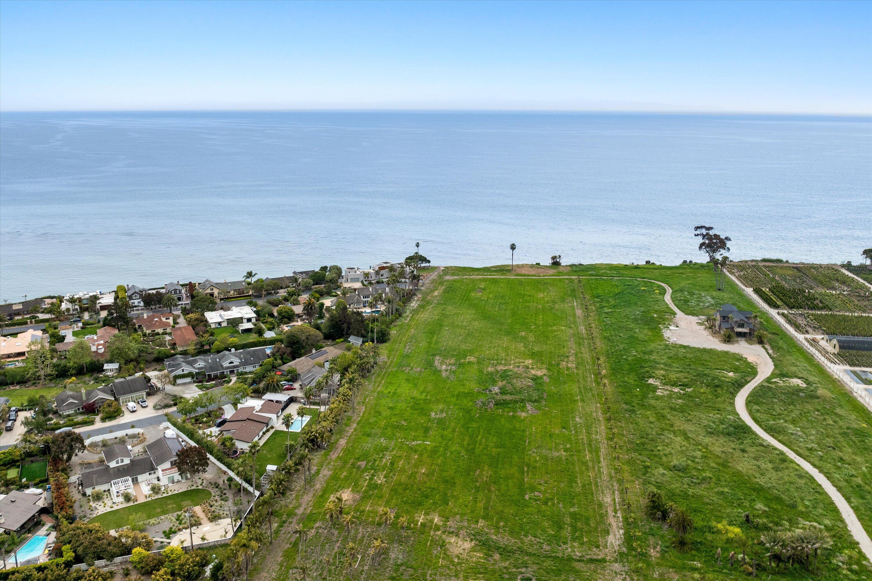 Santa Barbara, California 93111, United States, 5 Bedrooms Bedrooms, ,6 BathroomsBathrooms,Residential,Active,112148