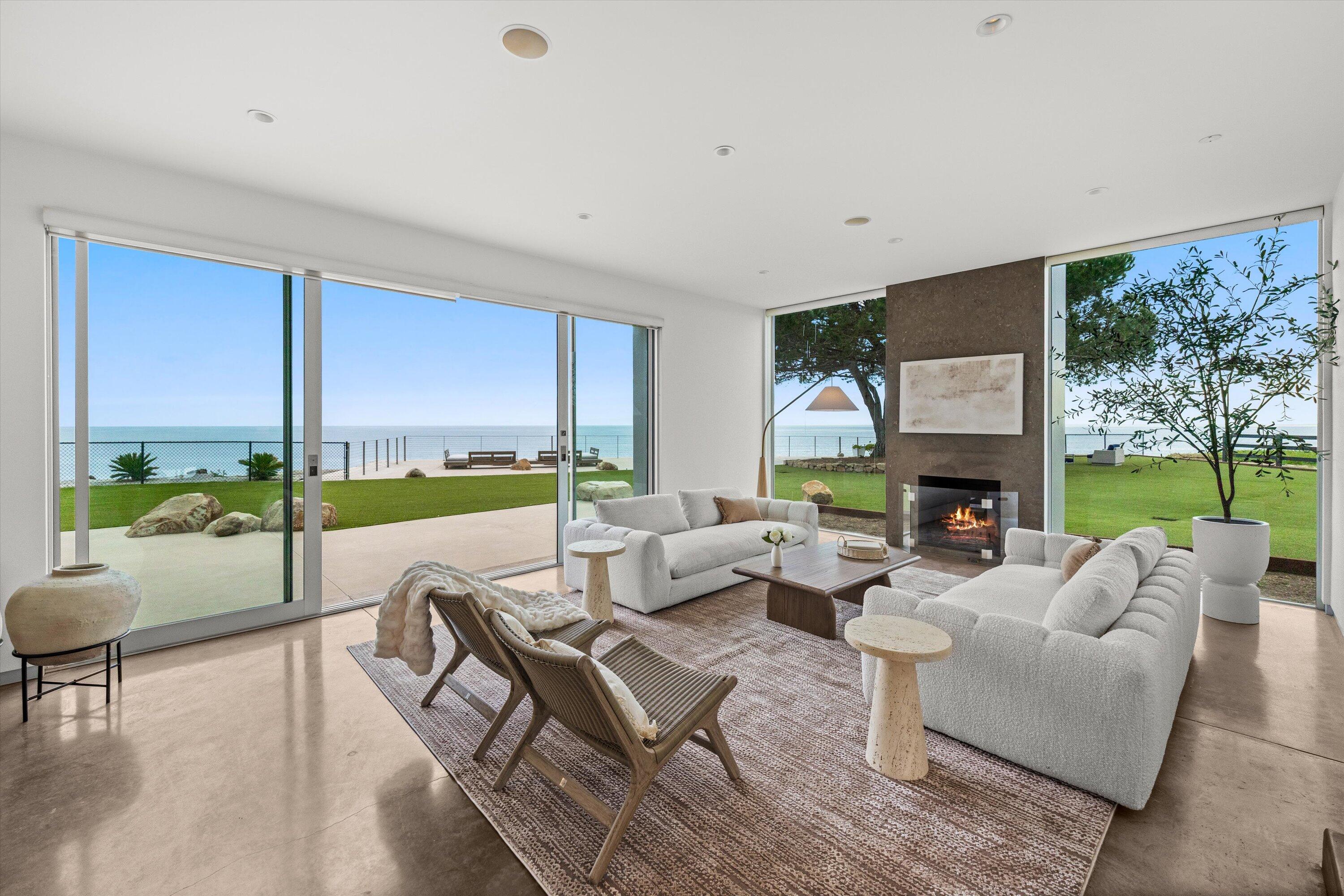 Santa Barbara, California 93111, United States, 5 Bedrooms Bedrooms, ,6 BathroomsBathrooms,Residential,Active,112148