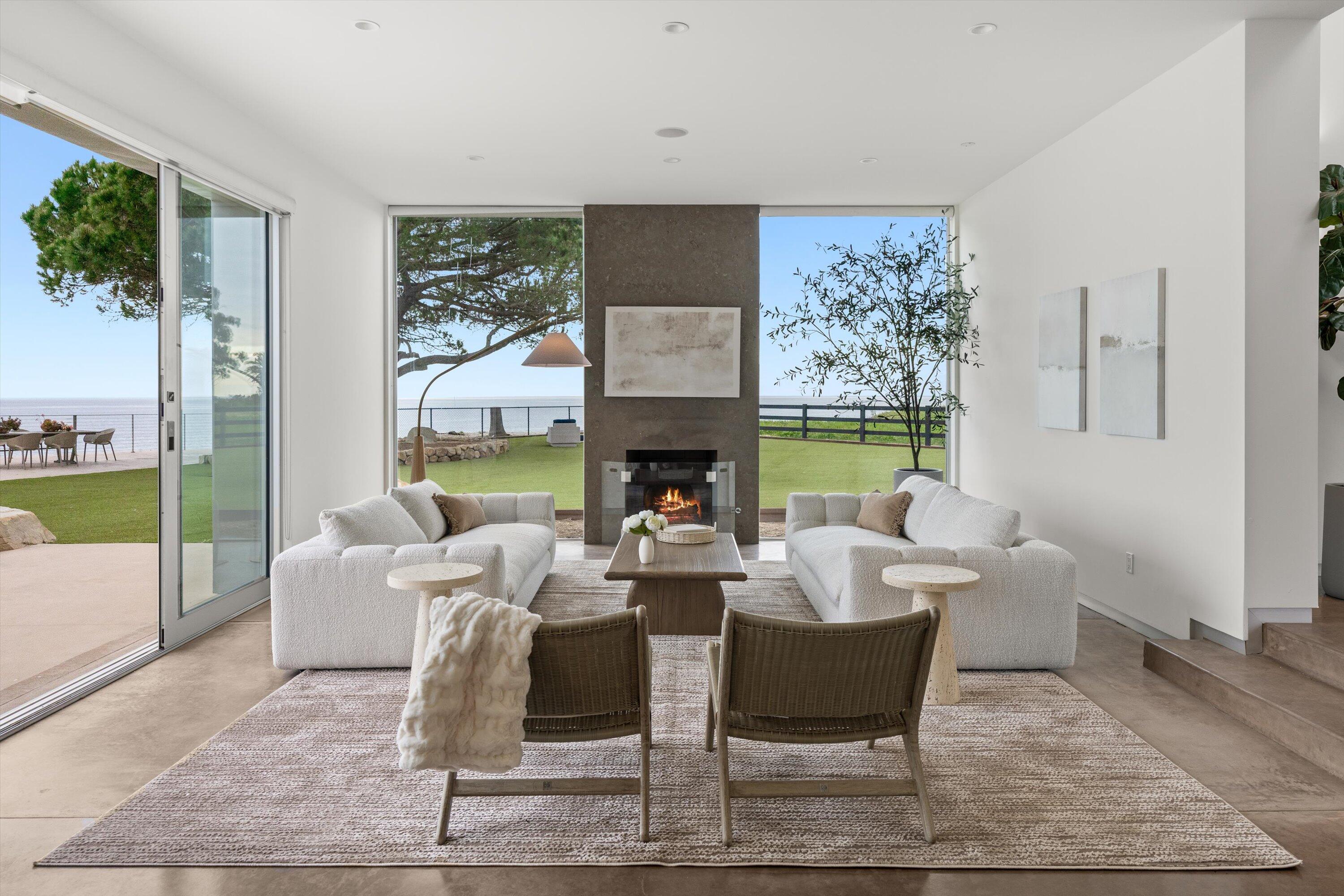 Santa Barbara, California 93111, United States, 5 Bedrooms Bedrooms, ,6 BathroomsBathrooms,Residential,Active,112148