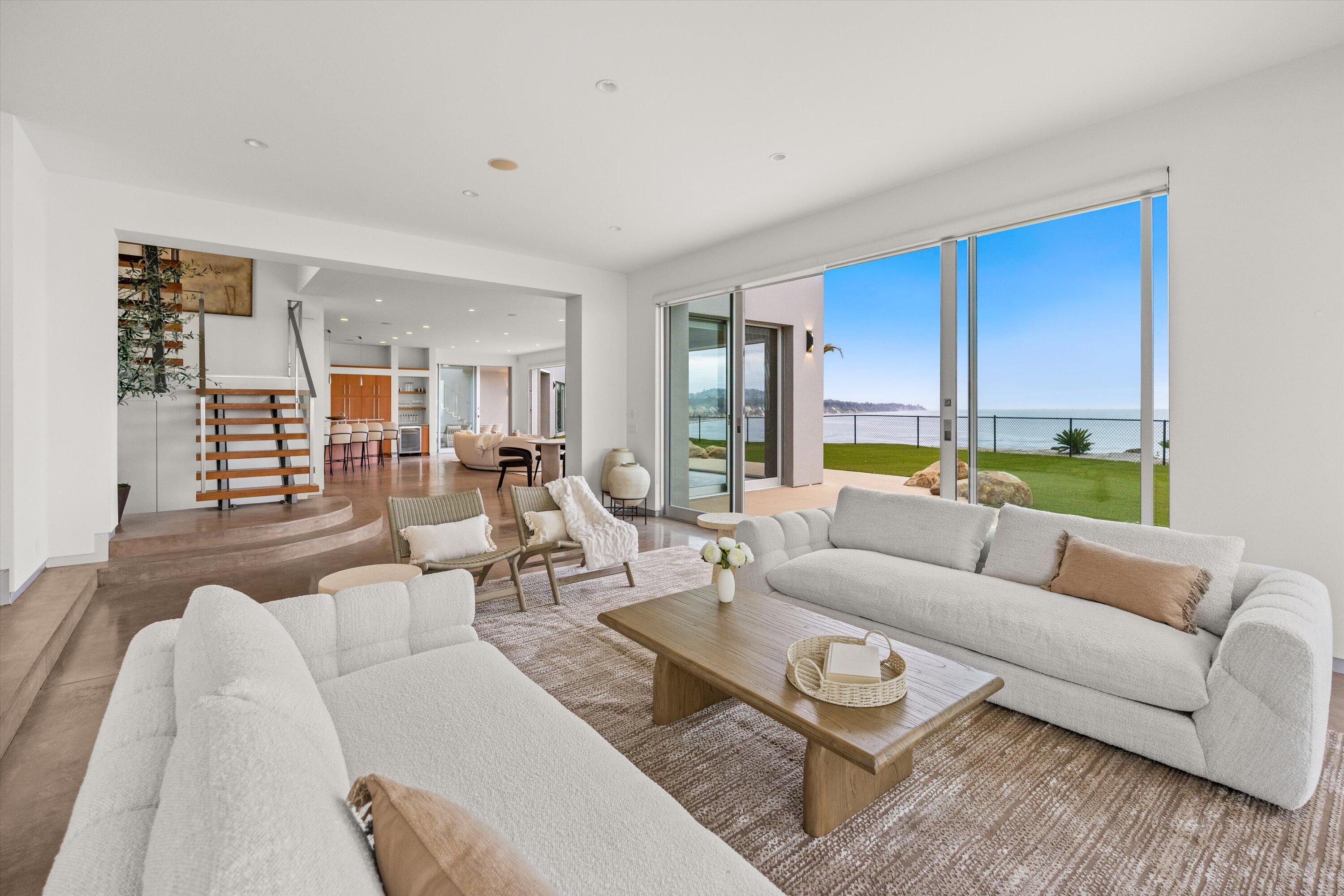 Santa Barbara, California 93111, United States, 5 Bedrooms Bedrooms, ,6 BathroomsBathrooms,Residential,Active,112148