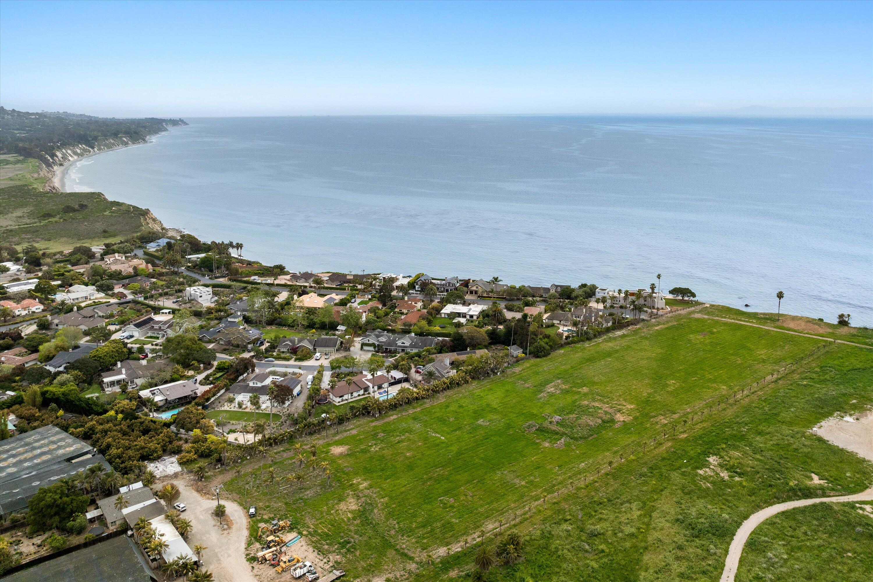 Santa Barbara, California 93111, United States, 5 Bedrooms Bedrooms, ,6 BathroomsBathrooms,Residential,Active,112148