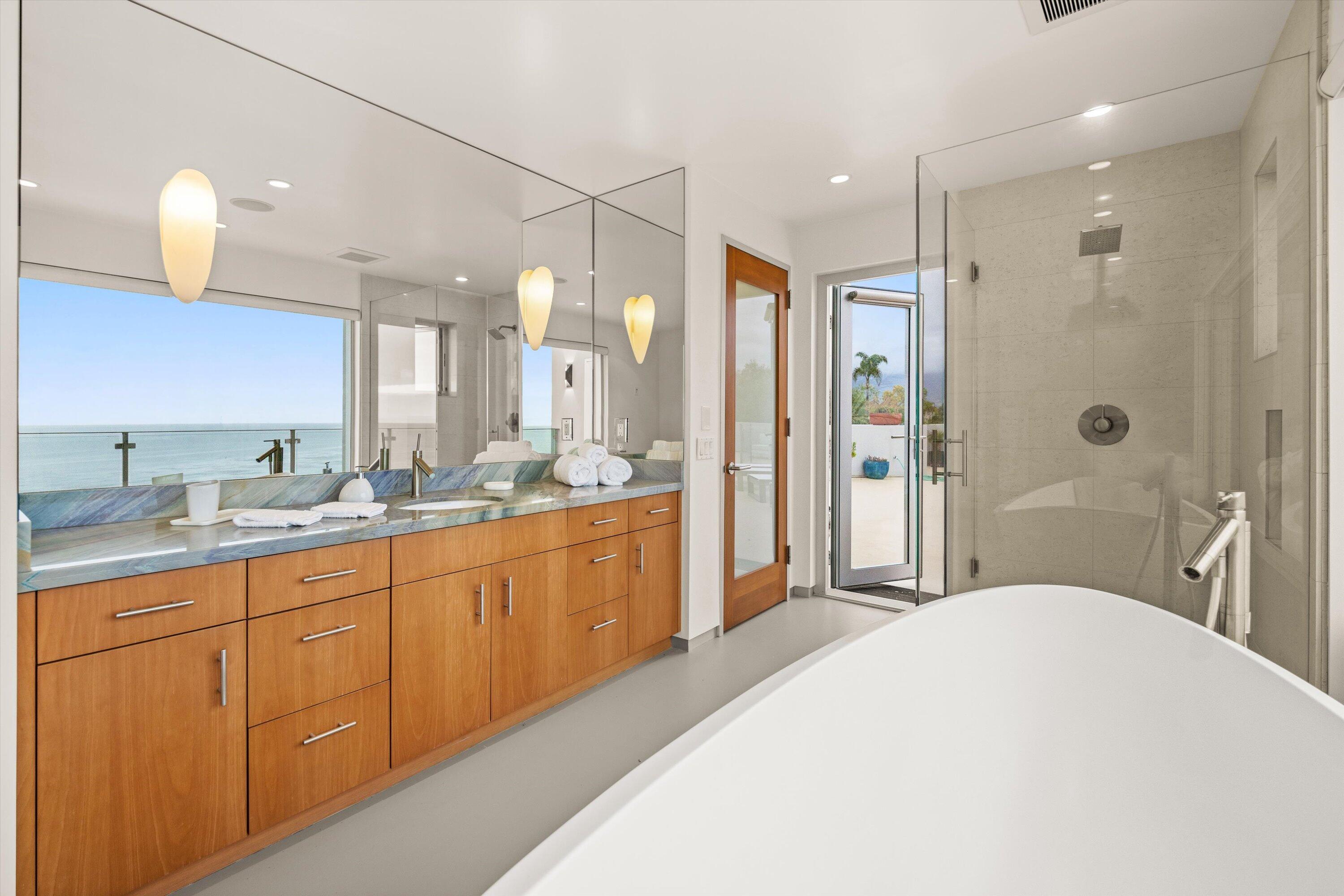 Santa Barbara, California 93111, United States, 5 Bedrooms Bedrooms, ,6 BathroomsBathrooms,Residential,Active,112148