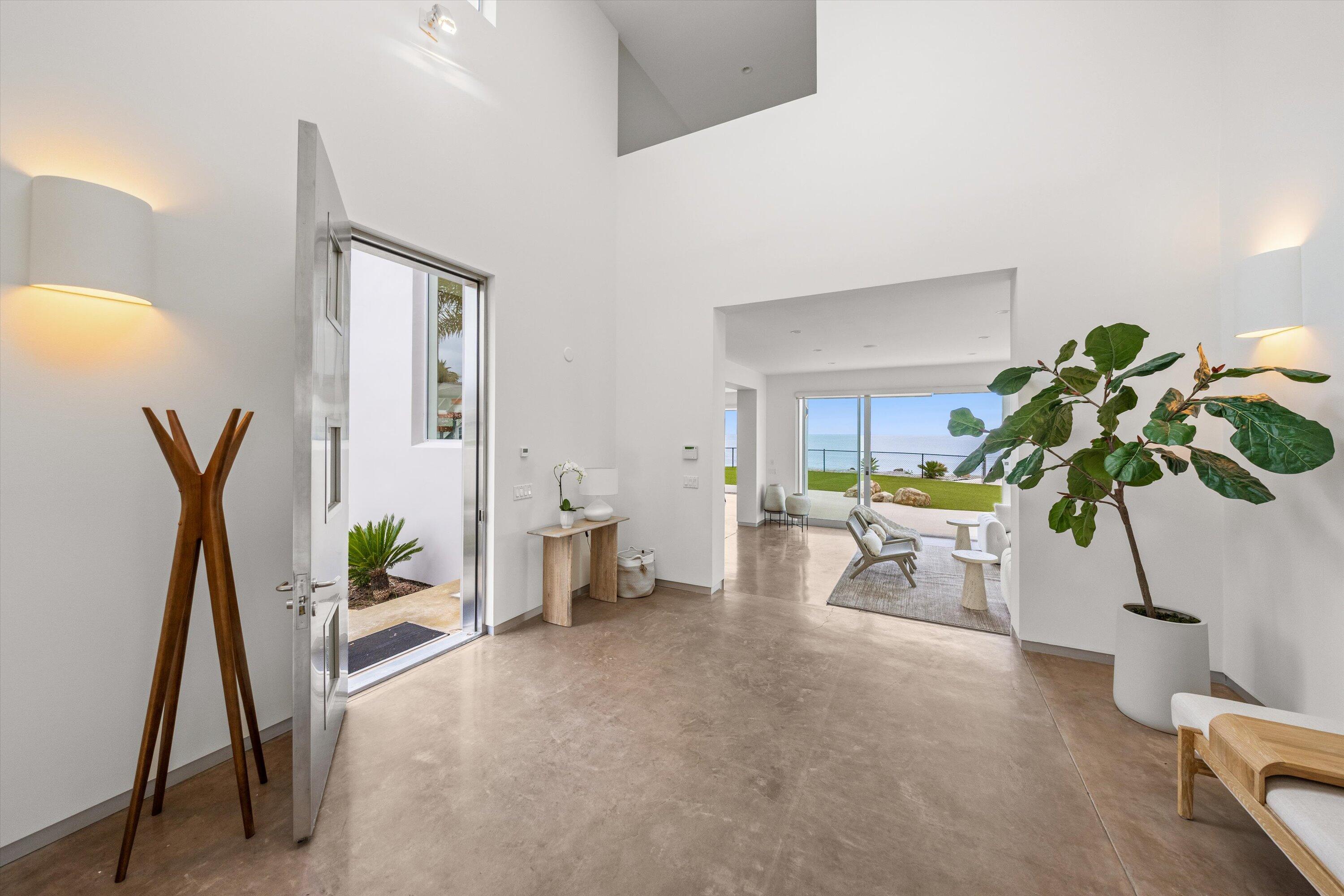 Santa Barbara, California 93111, United States, 5 Bedrooms Bedrooms, ,6 BathroomsBathrooms,Residential,Active,112148