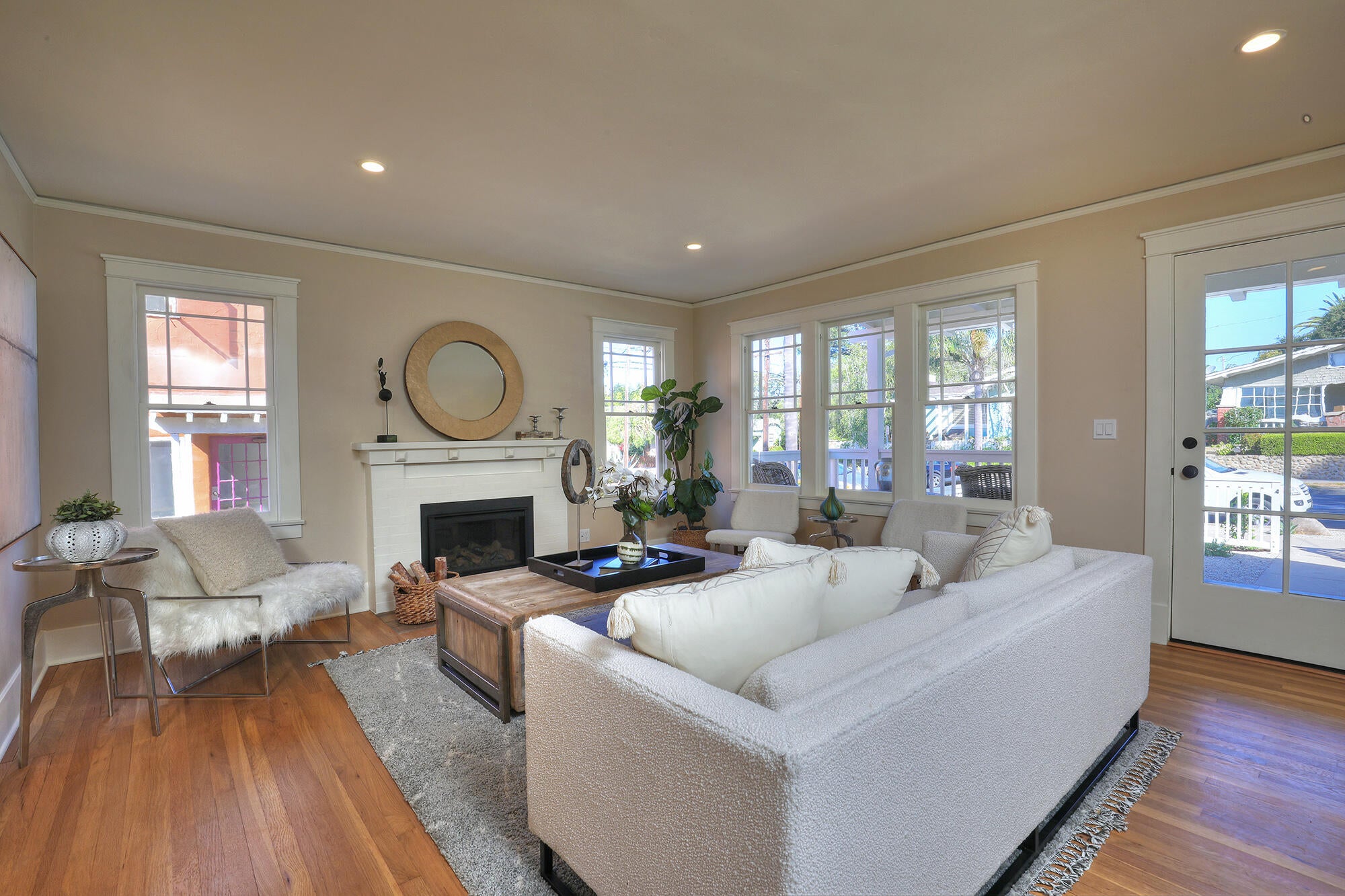 329 W Valerio Street