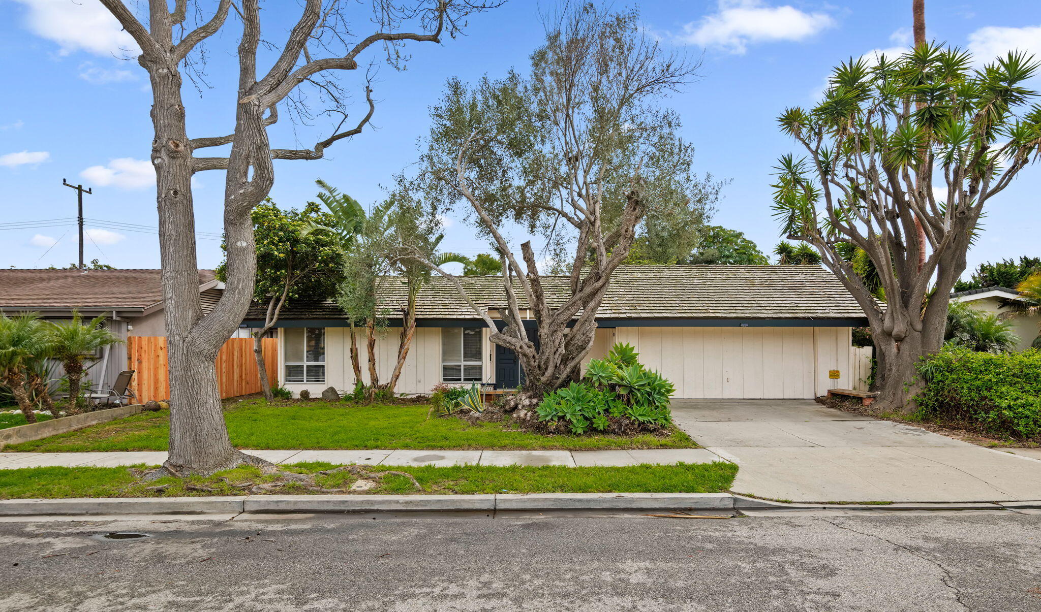 Oxnard, California 93030, United States, 3 Bedrooms Bedrooms, ,3 BathroomsBathrooms,Residential,Pending,91357