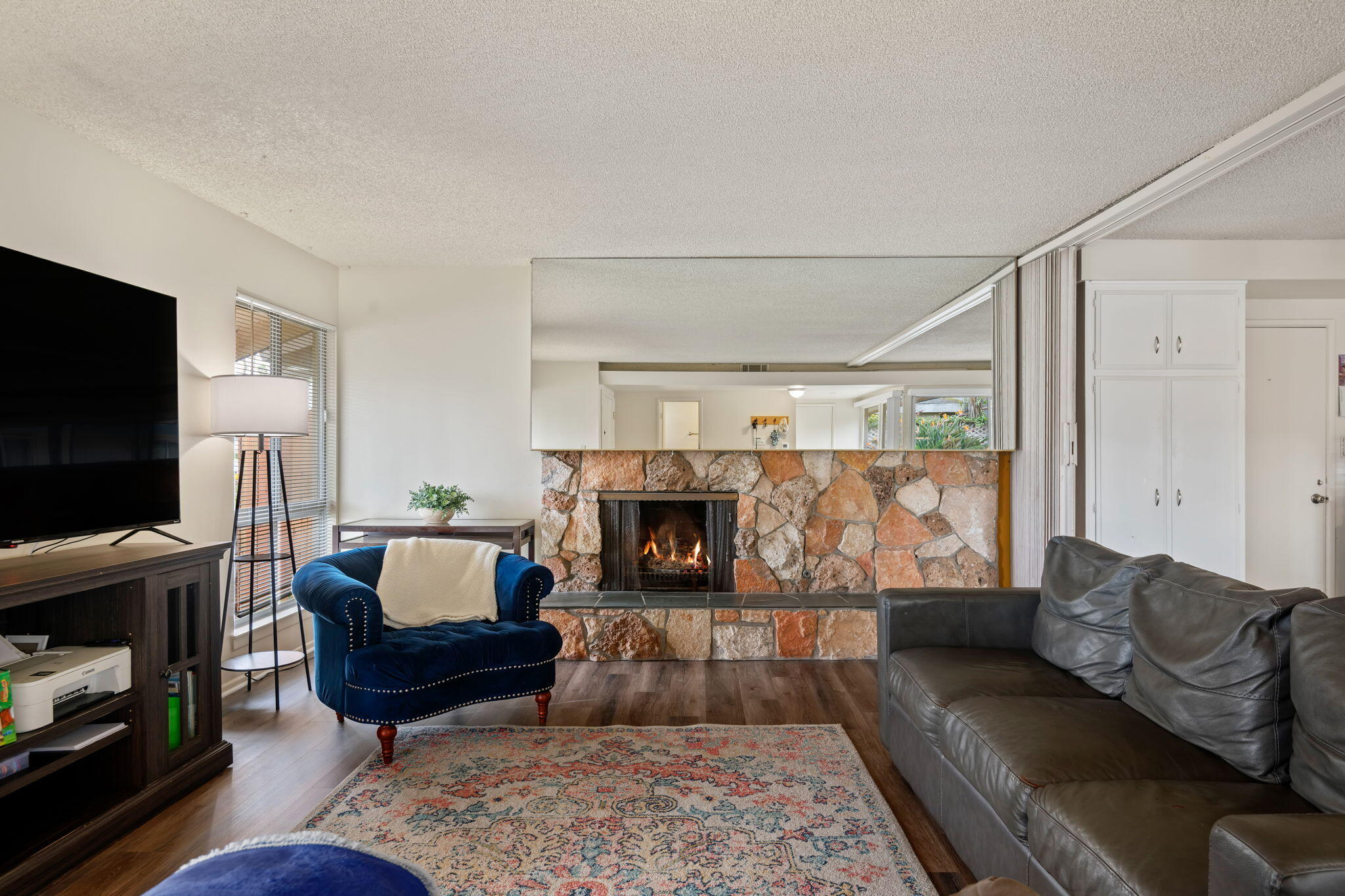 Oxnard, California 93030, United States, 3 Bedrooms Bedrooms, ,3 BathroomsBathrooms,Residential,Pending,91357