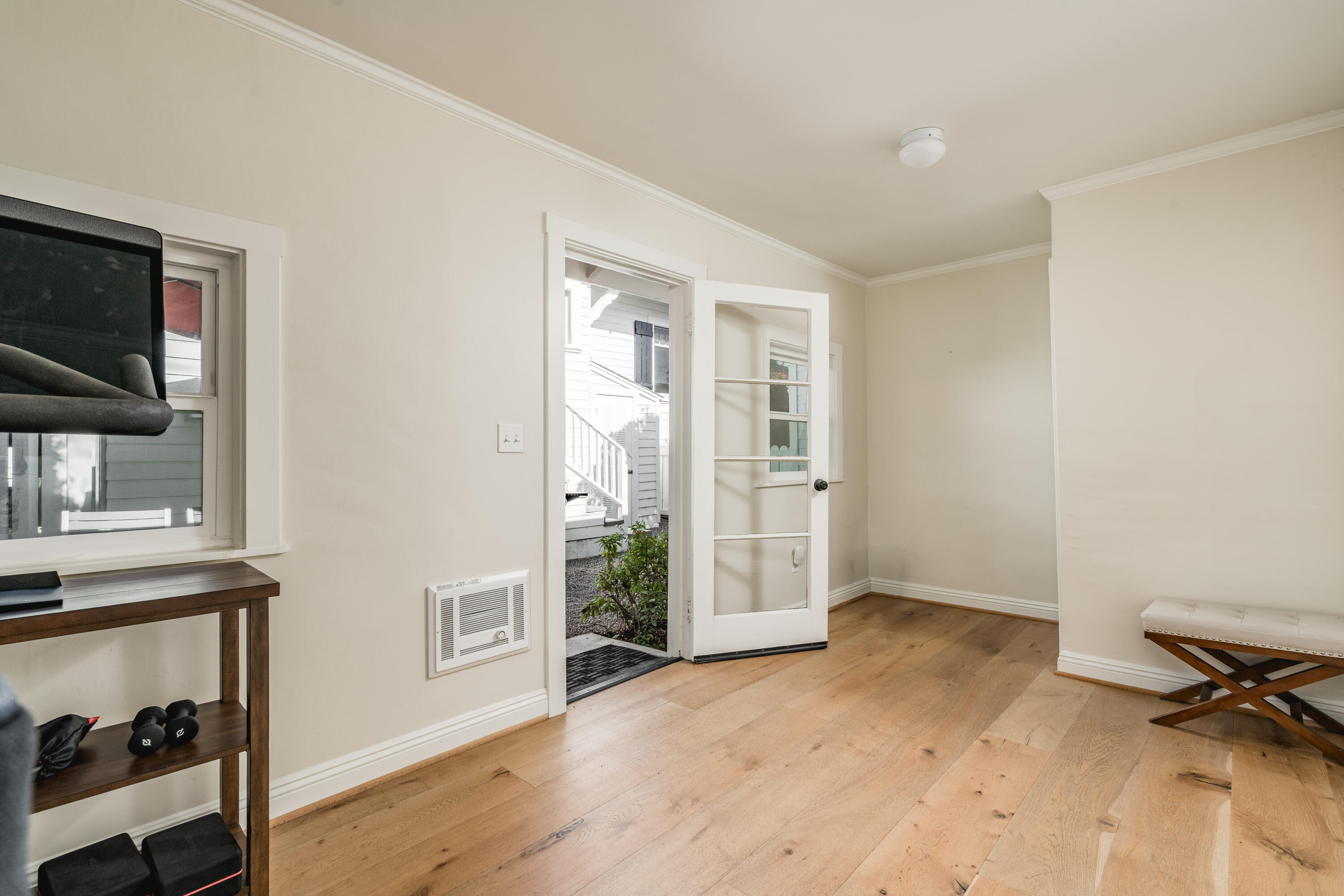 Santa Barbara, California 93103, United States, 5 Bedrooms Bedrooms, ,3 BathroomsBathrooms,Residential,Active,226903