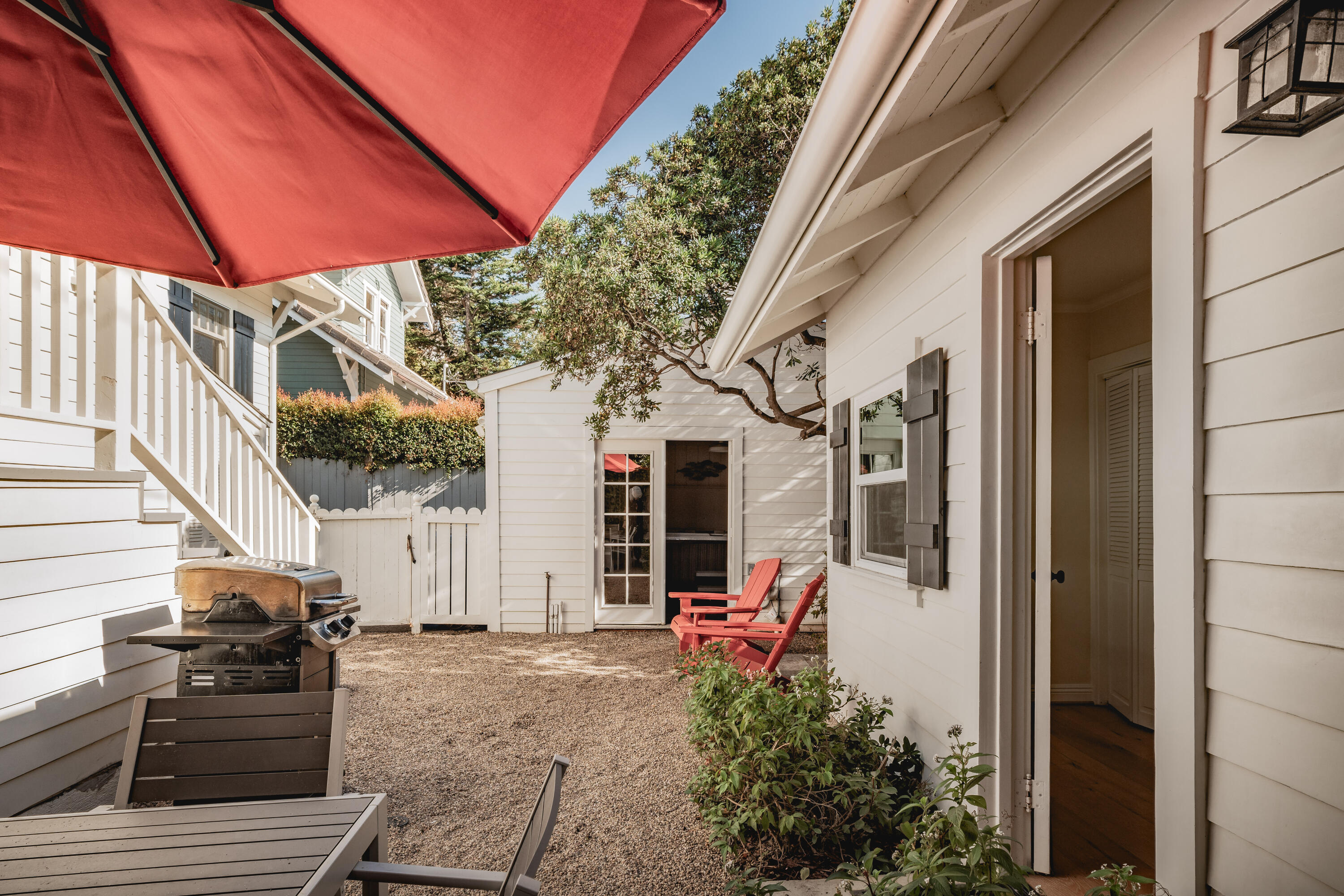 Santa Barbara, California 93103, United States, 5 Bedrooms Bedrooms, ,3 BathroomsBathrooms,Residential,Active,226903