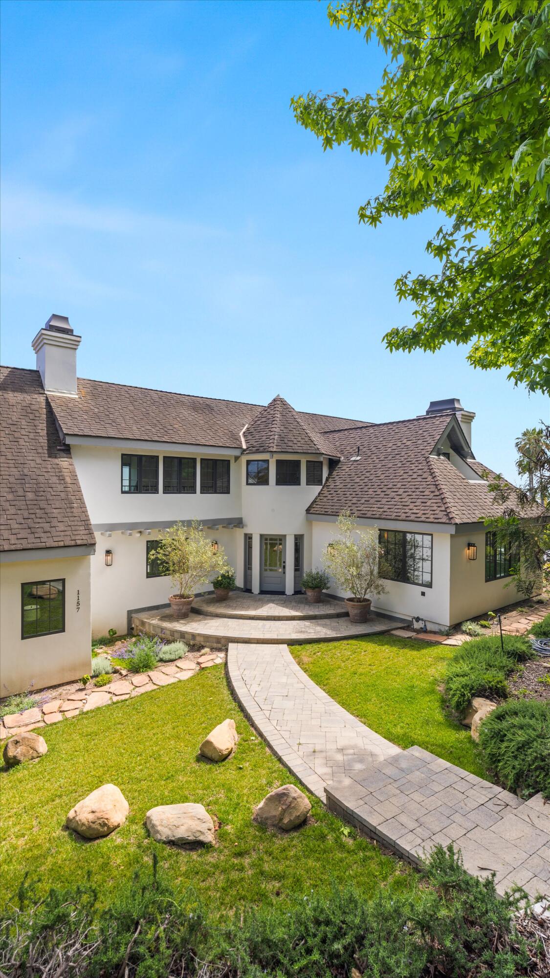 Montecito, California 93108, United States, 4 Bedrooms Bedrooms, ,4 BathroomsBathrooms,Residential,Active,150280