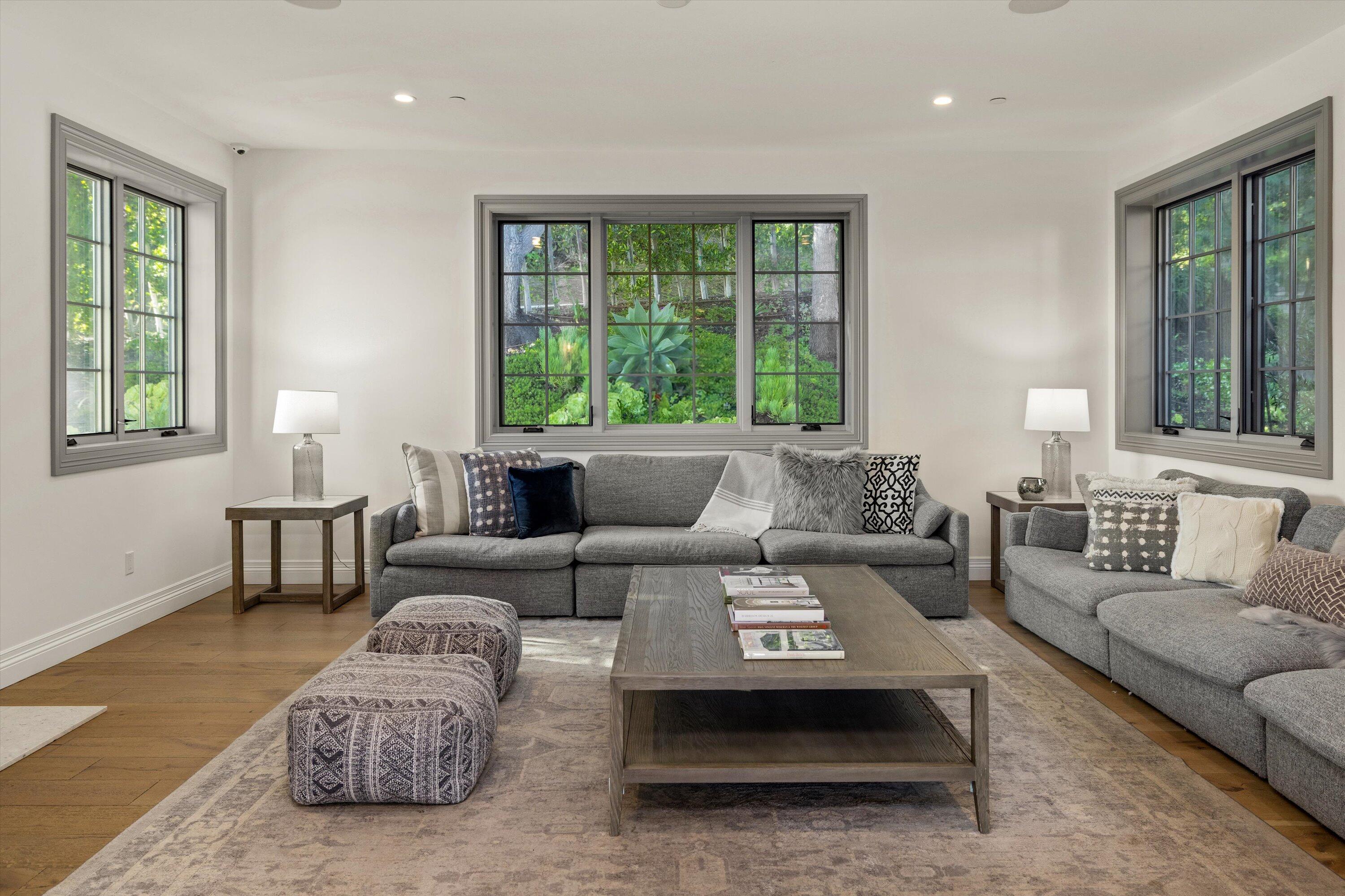 Montecito, California 93108, United States, 4 Bedrooms Bedrooms, ,4 BathroomsBathrooms,Residential,Active,150280