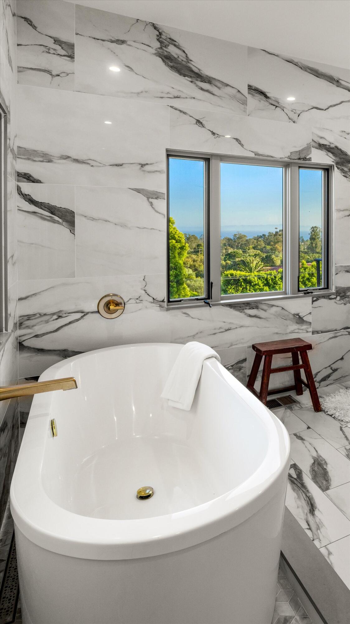 Montecito, California 93108, United States, 4 Bedrooms Bedrooms, ,4 BathroomsBathrooms,Residential,Active,150280