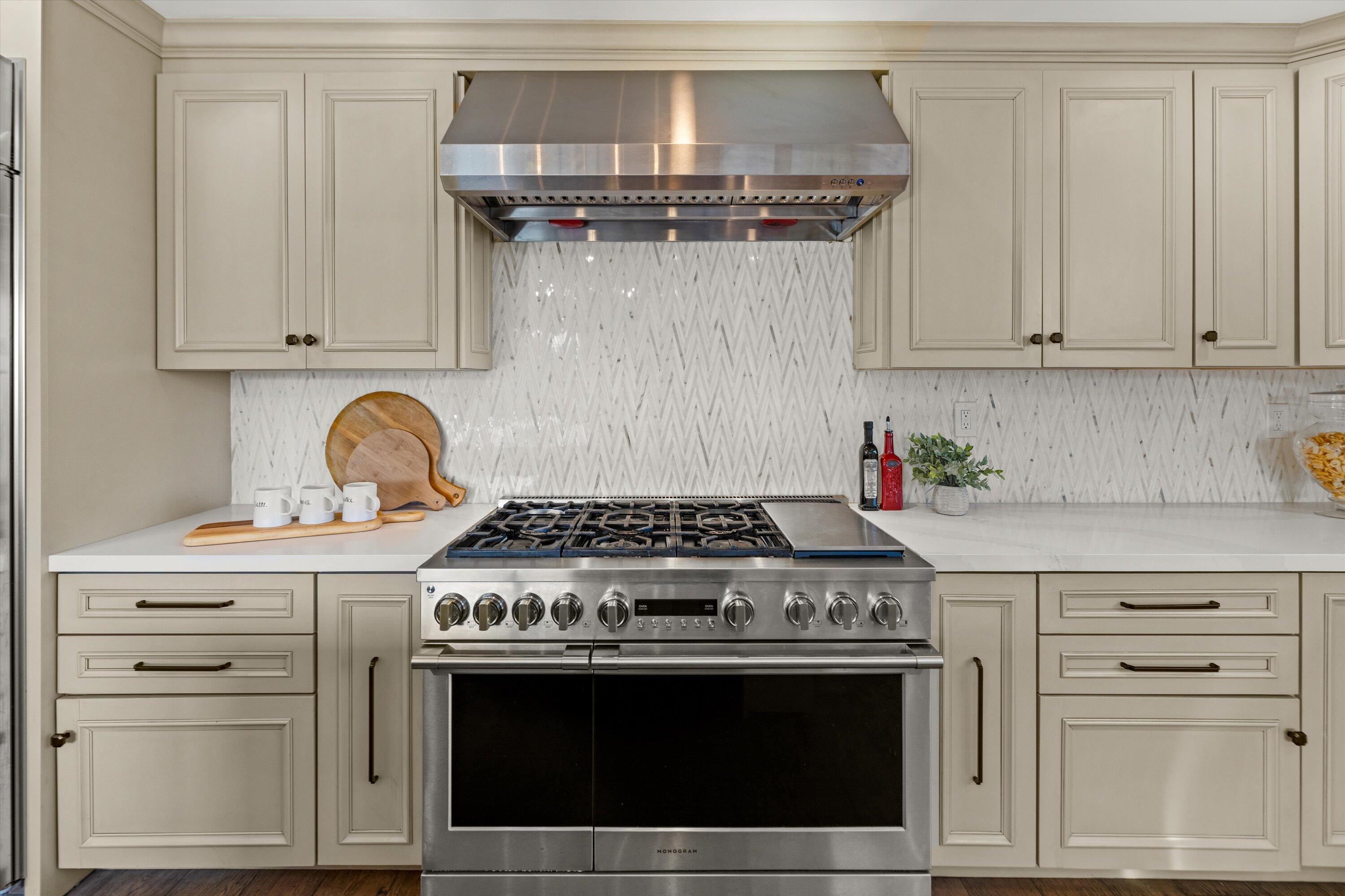 Montecito, California 93108, United States, 4 Bedrooms Bedrooms, ,4 BathroomsBathrooms,Residential,Active,150280