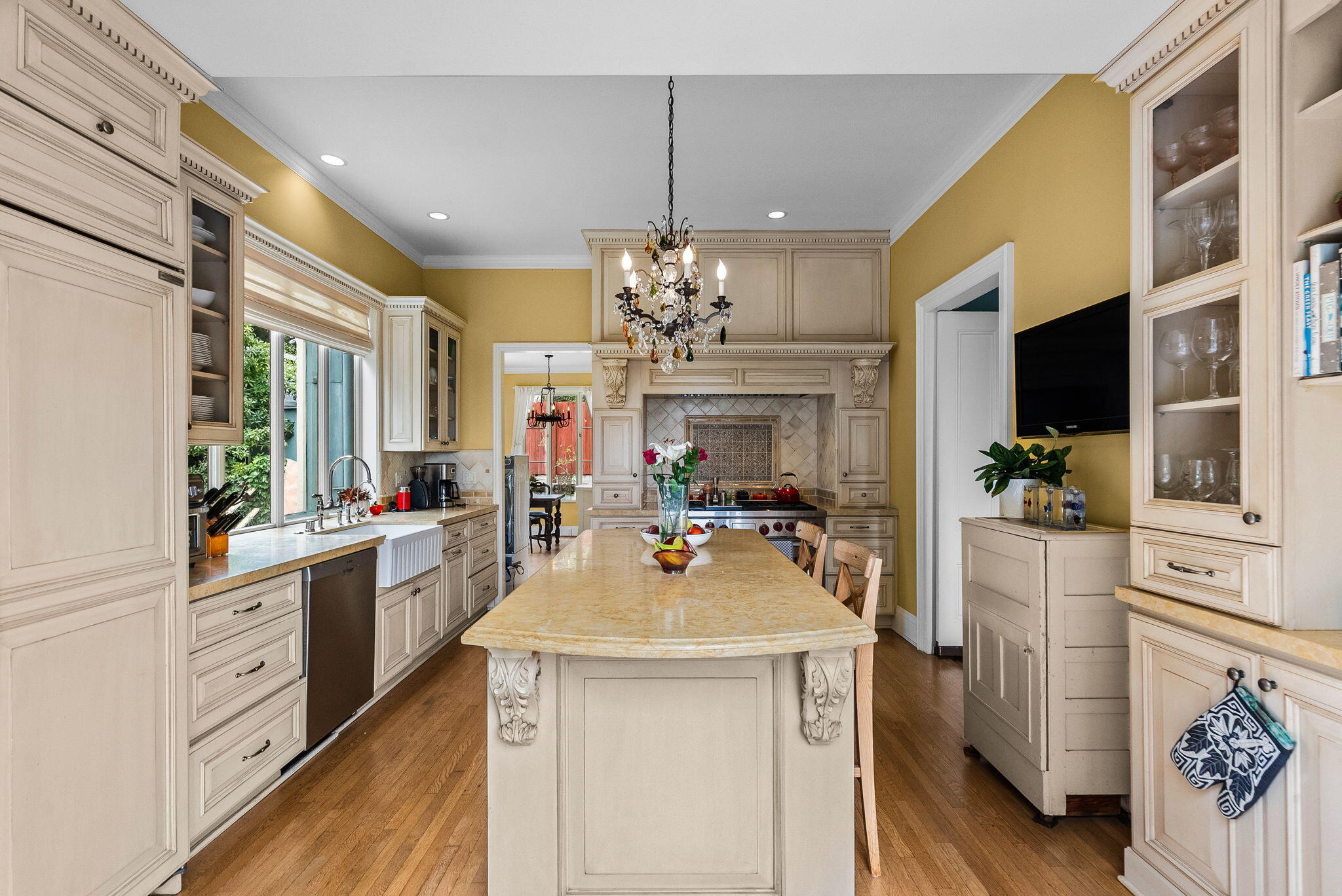 Santa Barbara, California 93109, United States, 4 Bedrooms Bedrooms, ,4 BathroomsBathrooms,Residential,Active,160369