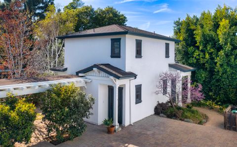 Photo of 2117 Castillo Street #Apt B, SANTA BARBARA, CA 93105 (MLS # 26-1609)