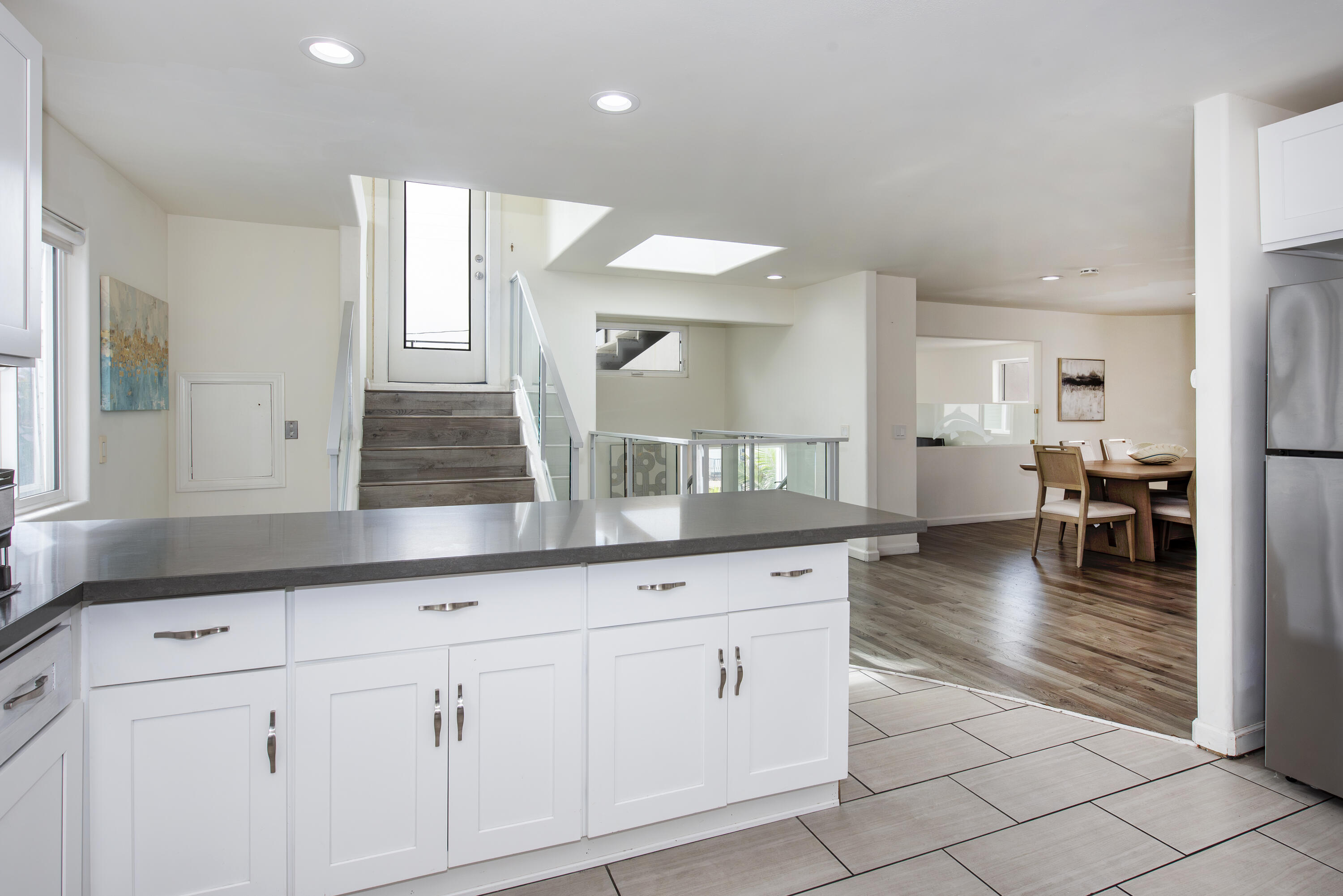 Ventura, California 93001, United States, 3 Bedrooms Bedrooms, ,4 BathroomsBathrooms,Residential,Active,234255