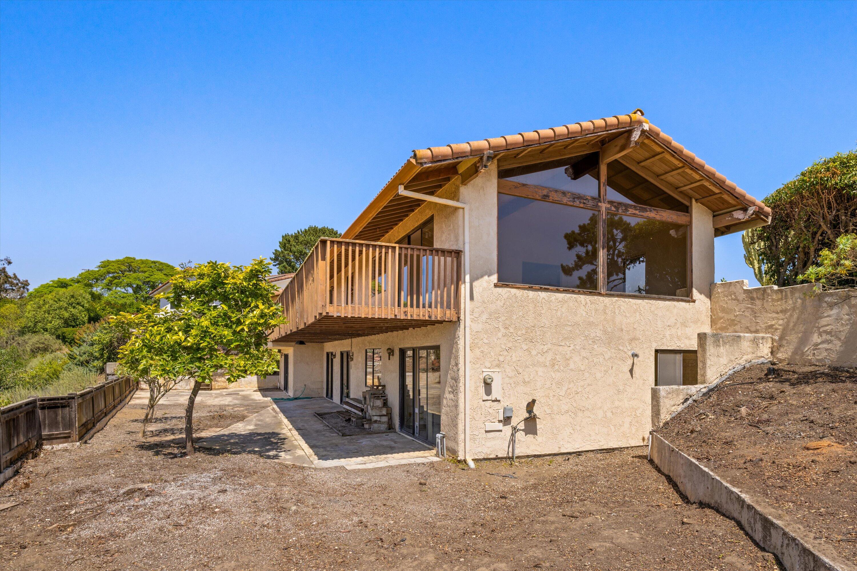 Santa Barbara, California 93109, United States, 4 Bedrooms Bedrooms, ,4 BathroomsBathrooms,Residential,Pending,158389