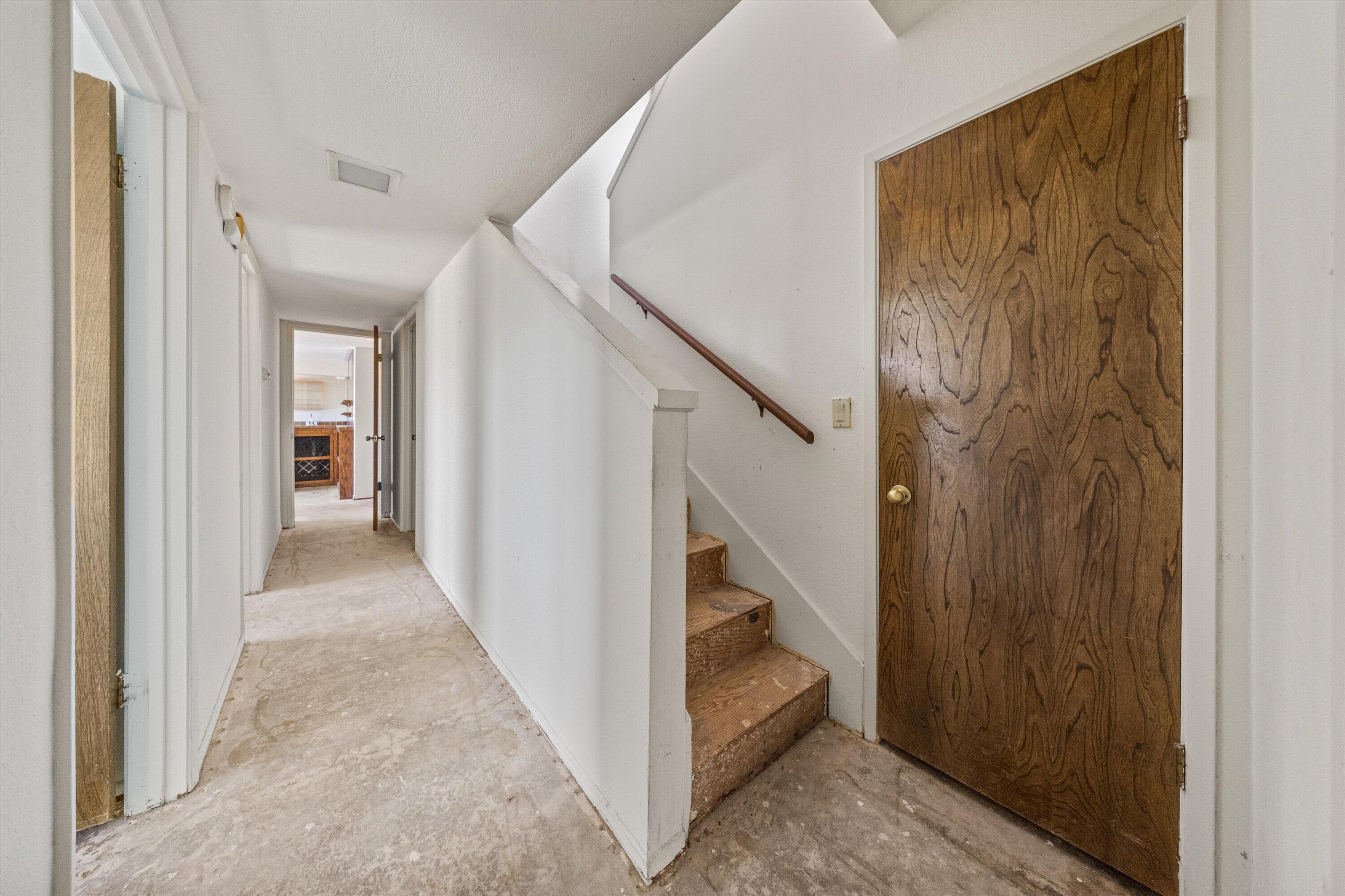 Santa Barbara, California 93109, United States, 4 Bedrooms Bedrooms, ,4 BathroomsBathrooms,Residential,Pending,158389