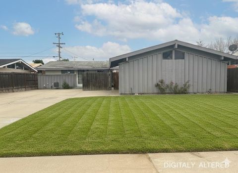 Photo of 408 N East Avenue, SANTA MARIA, CA 93454 (MLS # 26-485)