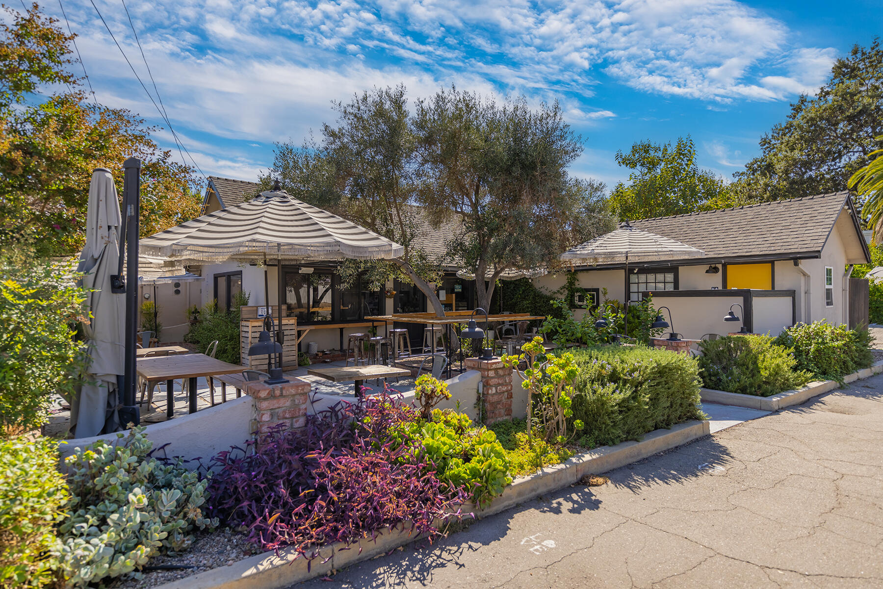 Ojai, California 93023, United States, ,Commercial,Active,129229