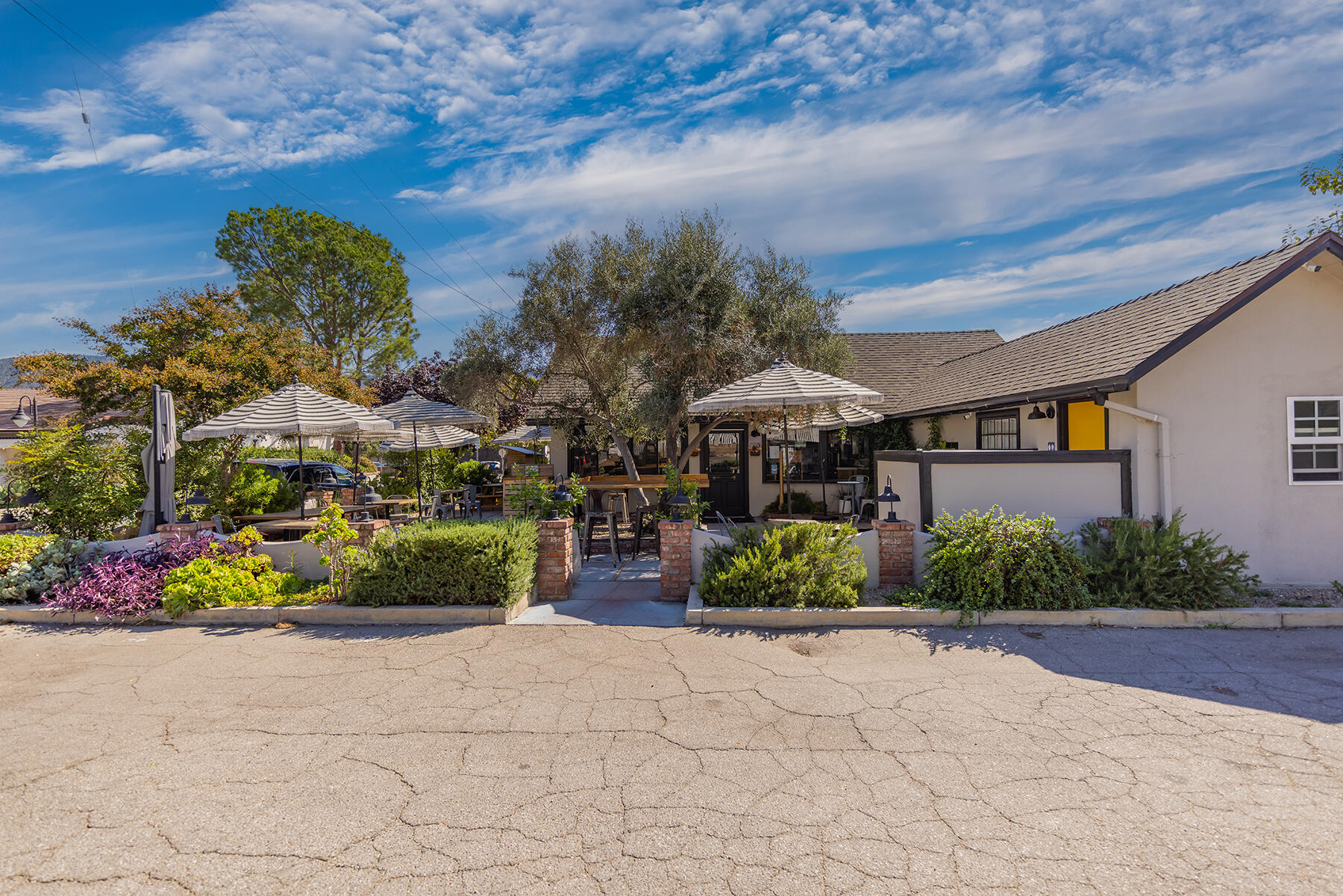 Ojai, California 93023, United States, ,Commercial,Active,129229