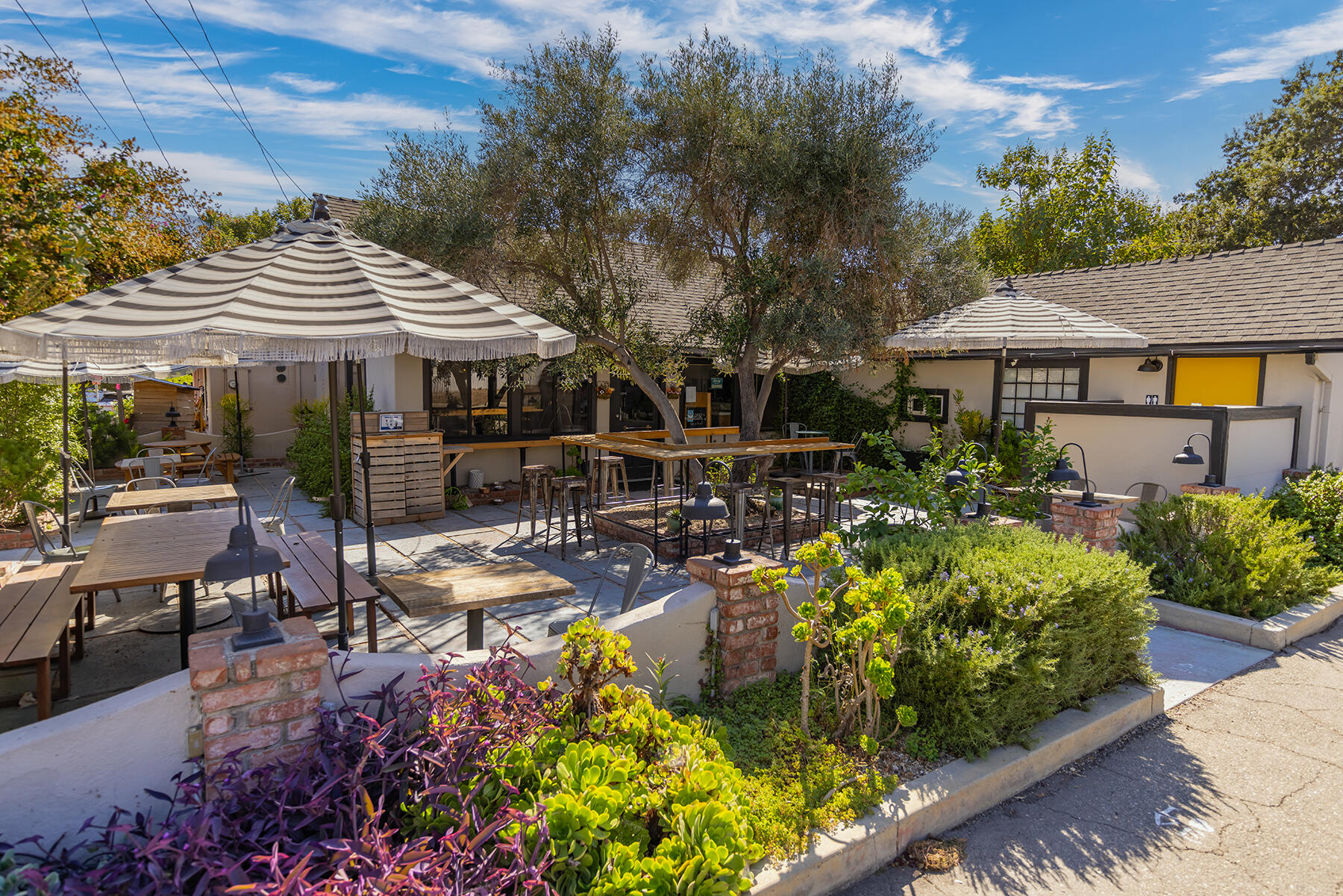 Ojai, California 93023, United States, ,Commercial,Active,129229