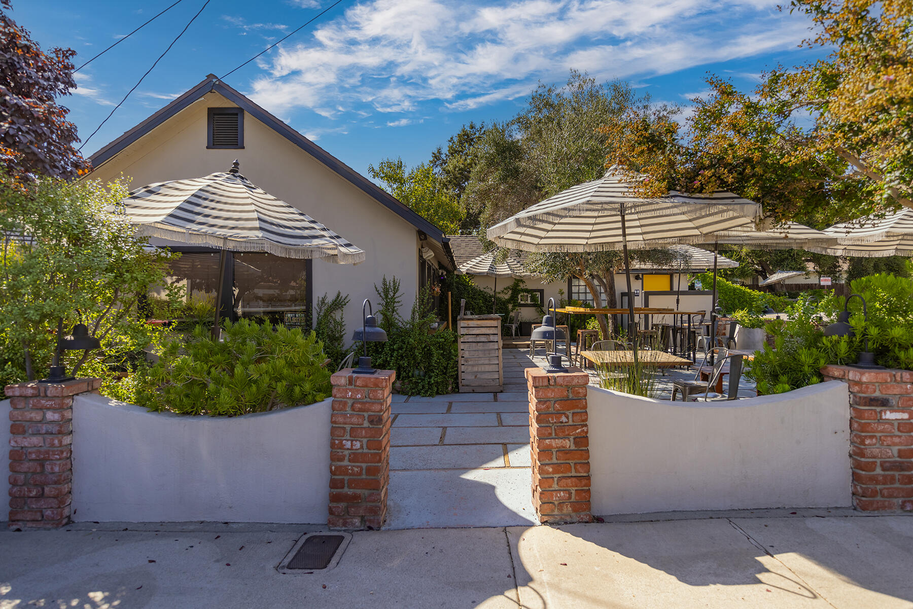 Ojai, California 93023, United States, ,Commercial,Active,129229