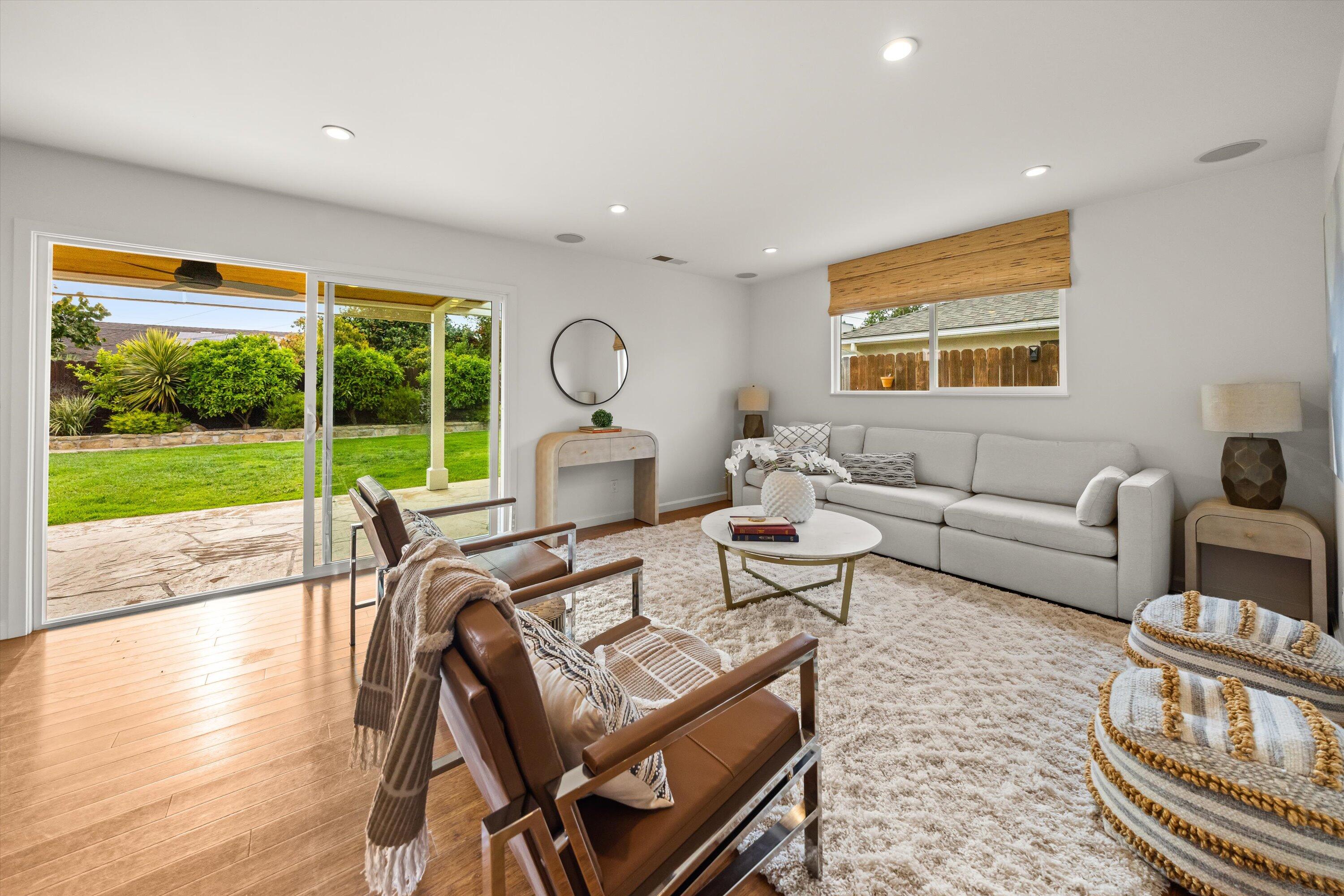 Santa Barbara, California 93111, United States, 4 Bedrooms Bedrooms, ,2 BathroomsBathrooms,Residential,Pending,111275