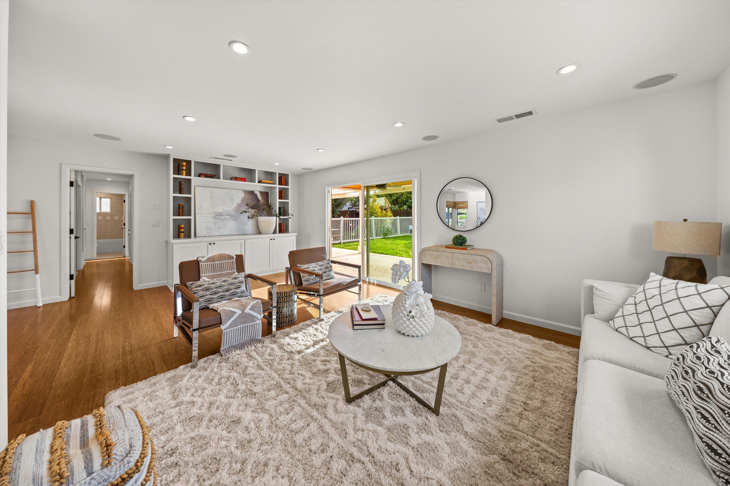 Santa Barbara, California 93111, United States, 4 Bedrooms Bedrooms, ,2 BathroomsBathrooms,Residential,Pending,111275