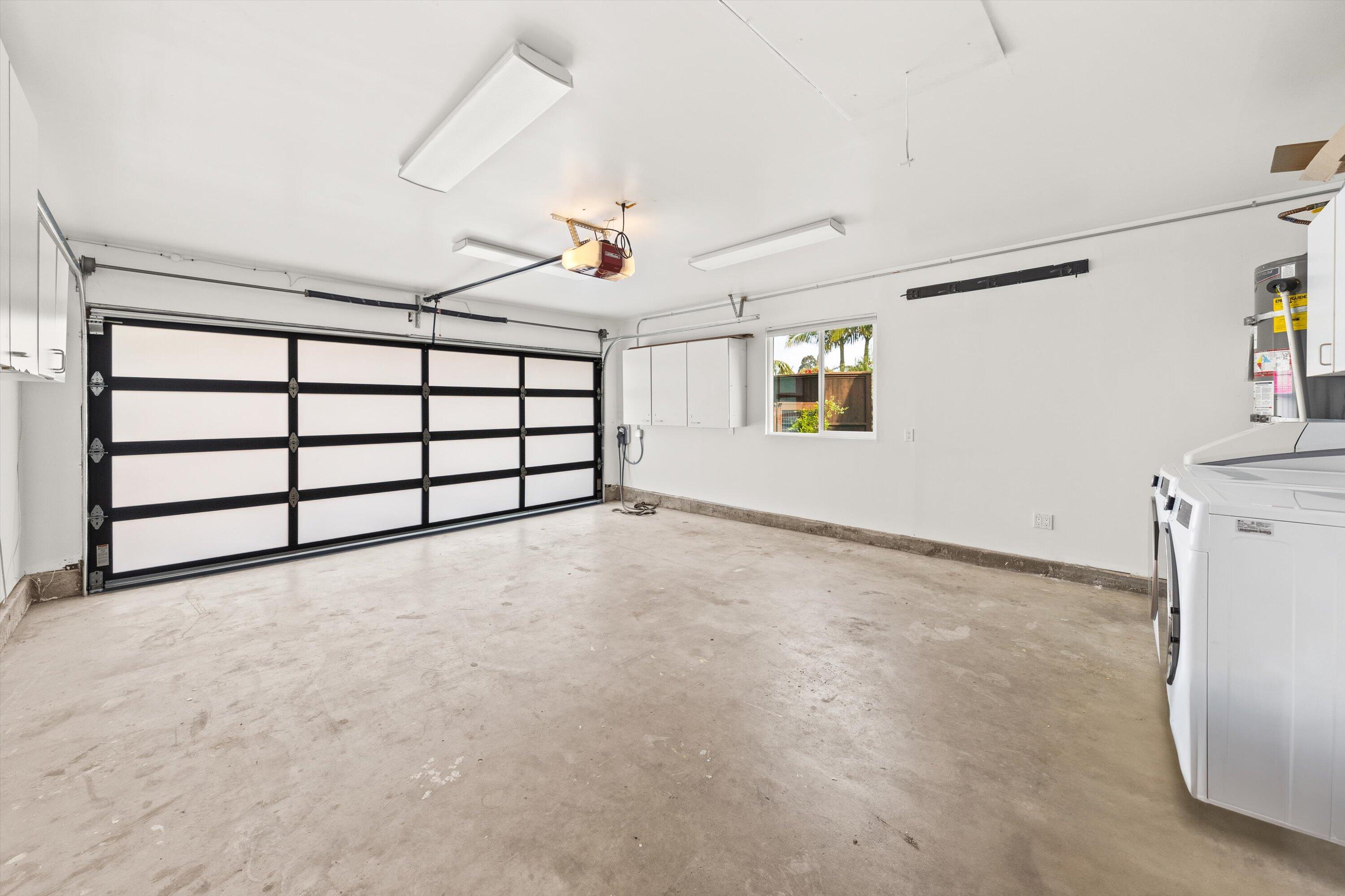 Santa Barbara, California 93111, United States, 4 Bedrooms Bedrooms, ,2 BathroomsBathrooms,Residential,Pending,111275