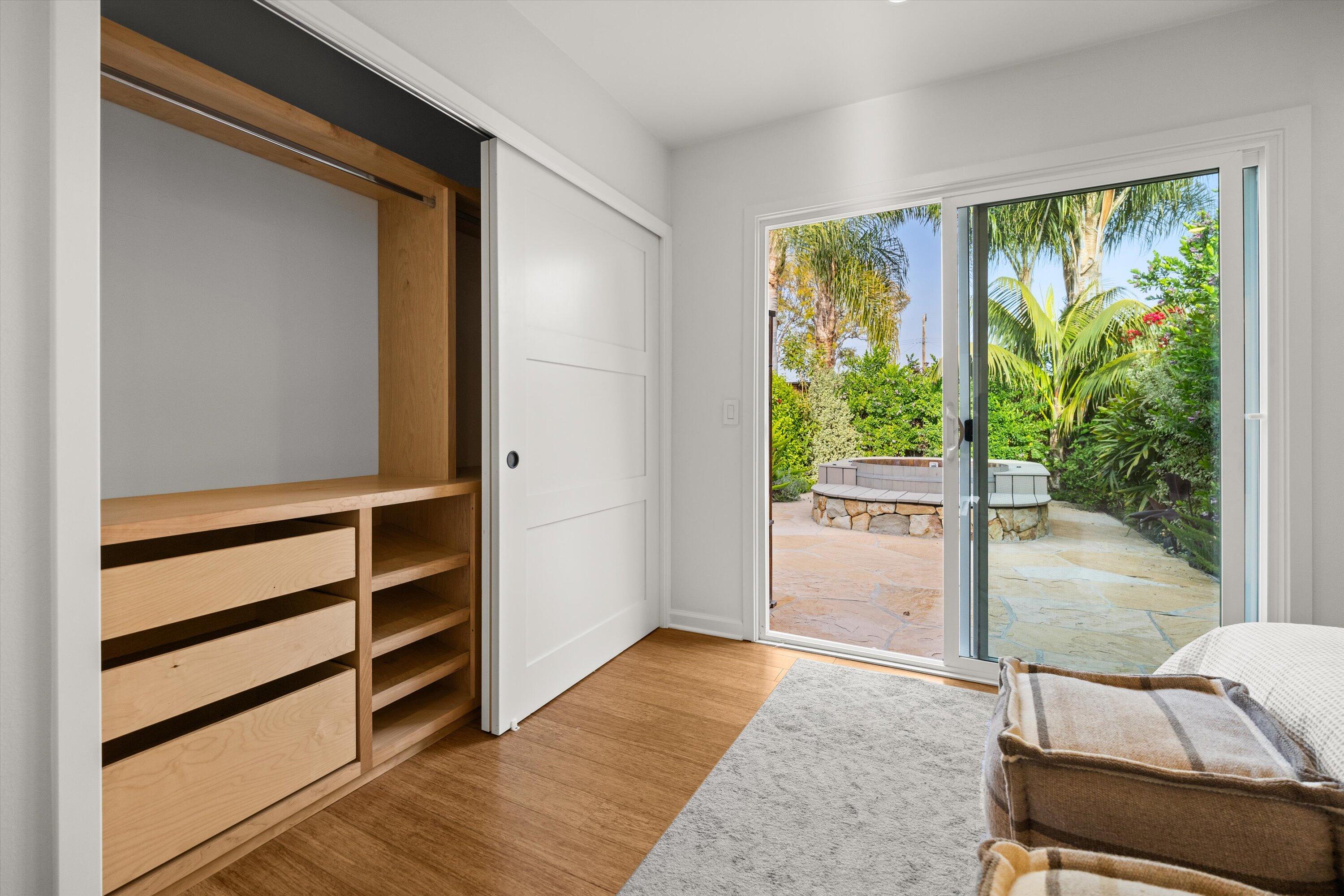 Santa Barbara, California 93111, United States, 4 Bedrooms Bedrooms, ,2 BathroomsBathrooms,Residential,Pending,111275