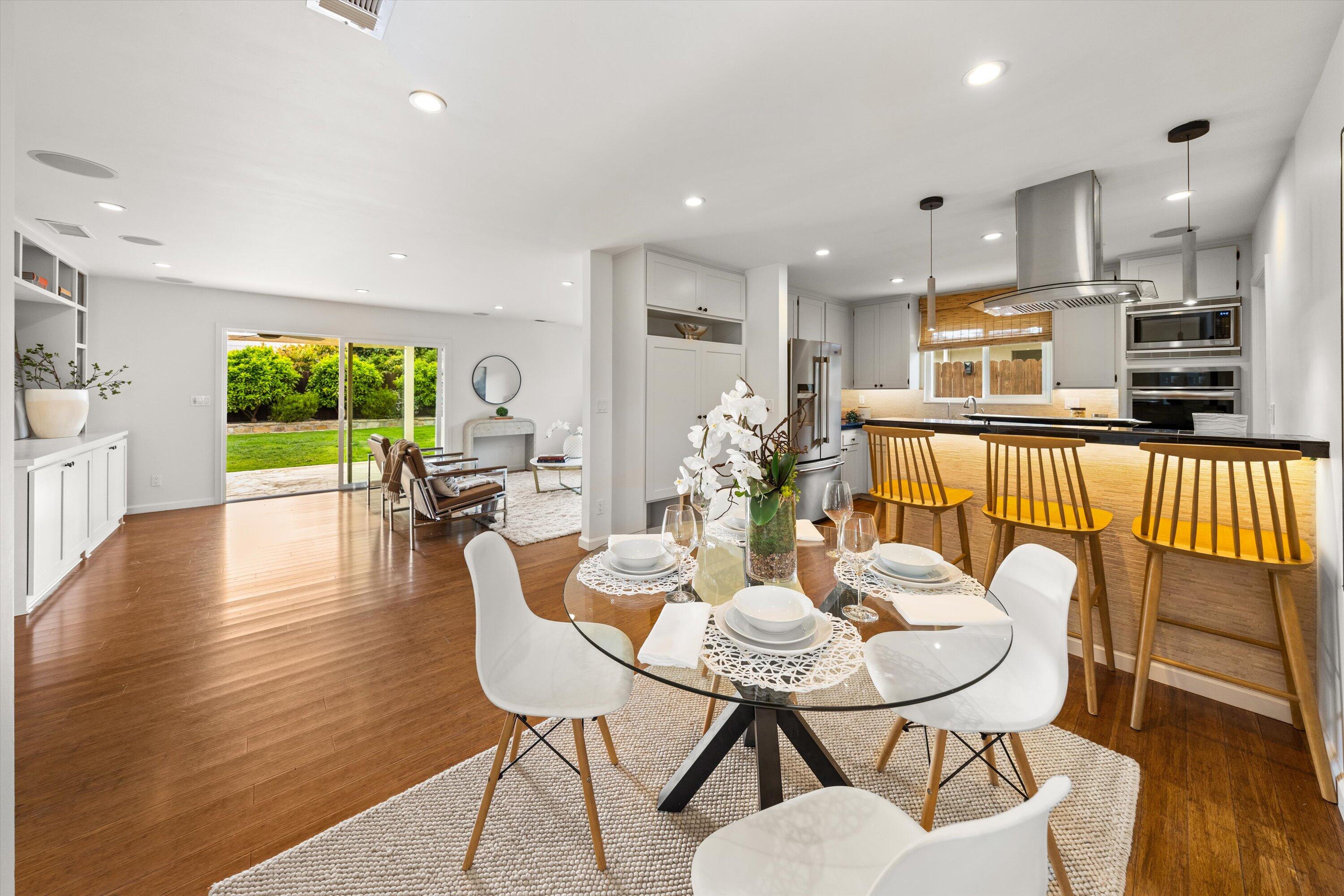 Santa Barbara, California 93111, United States, 4 Bedrooms Bedrooms, ,2 BathroomsBathrooms,Residential,Pending,111275