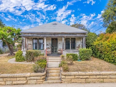 220 W Figueroa Street SANTA BARBARA CA 93101