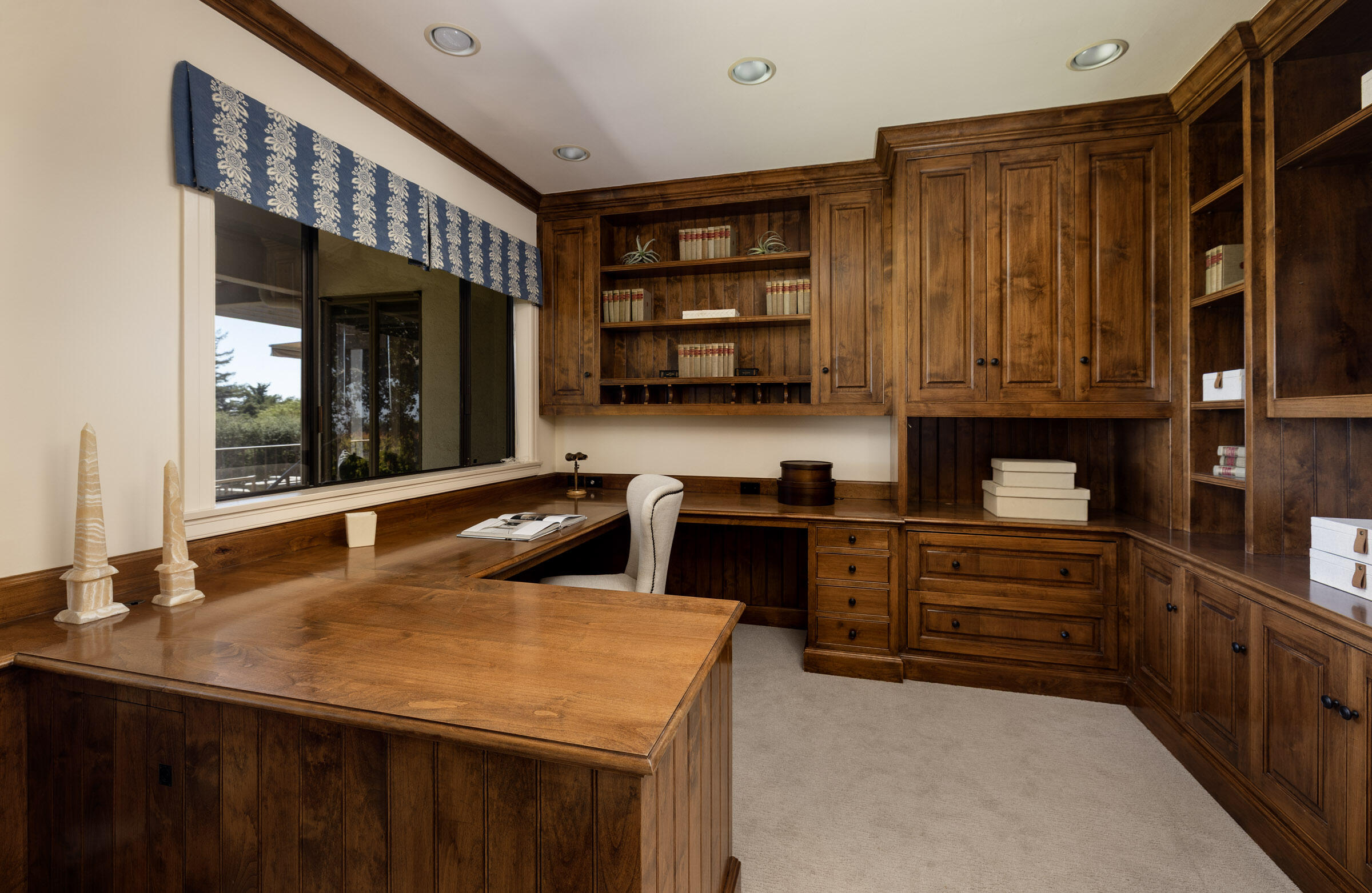 Montecito, California 93108, United States, 4 Bedrooms Bedrooms, ,6 BathroomsBathrooms,Residential,Active,92744